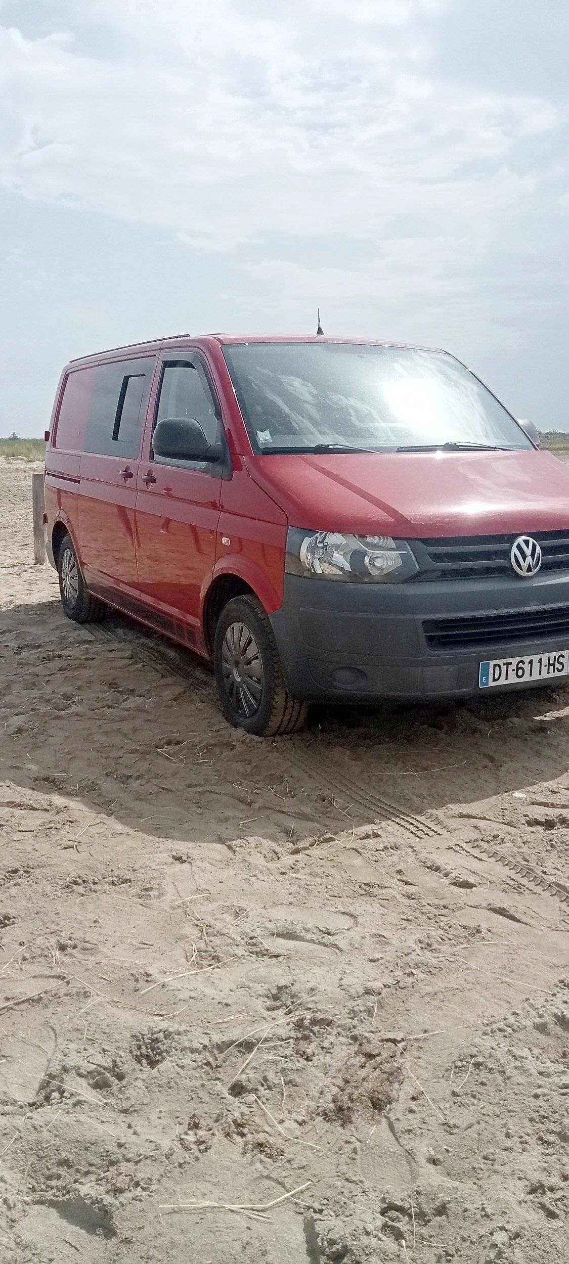 schräge Vorderansicht Volkswagen T5 Volkswagen T5 - Yescapa