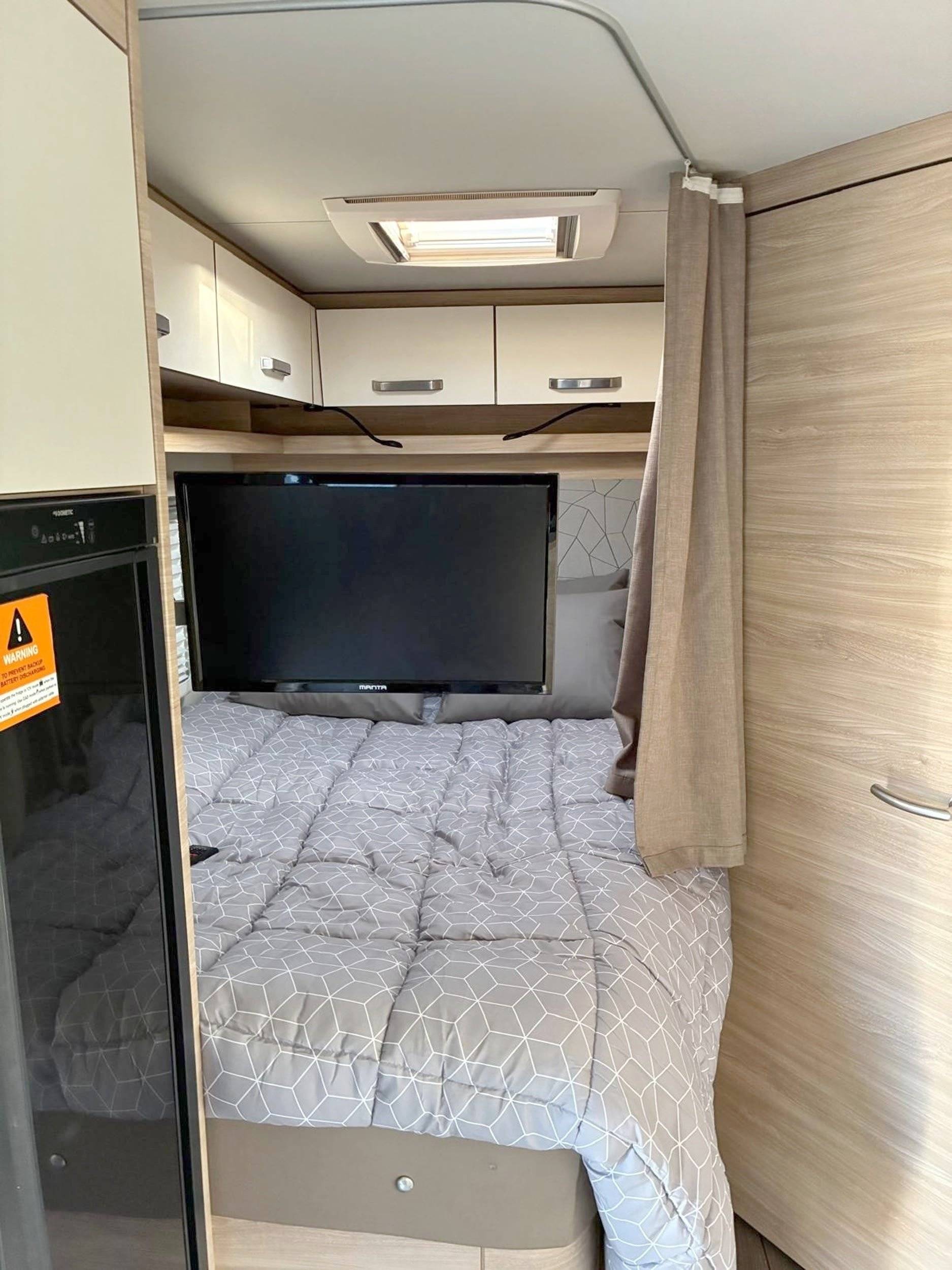 Weinsberg Carasuite 650