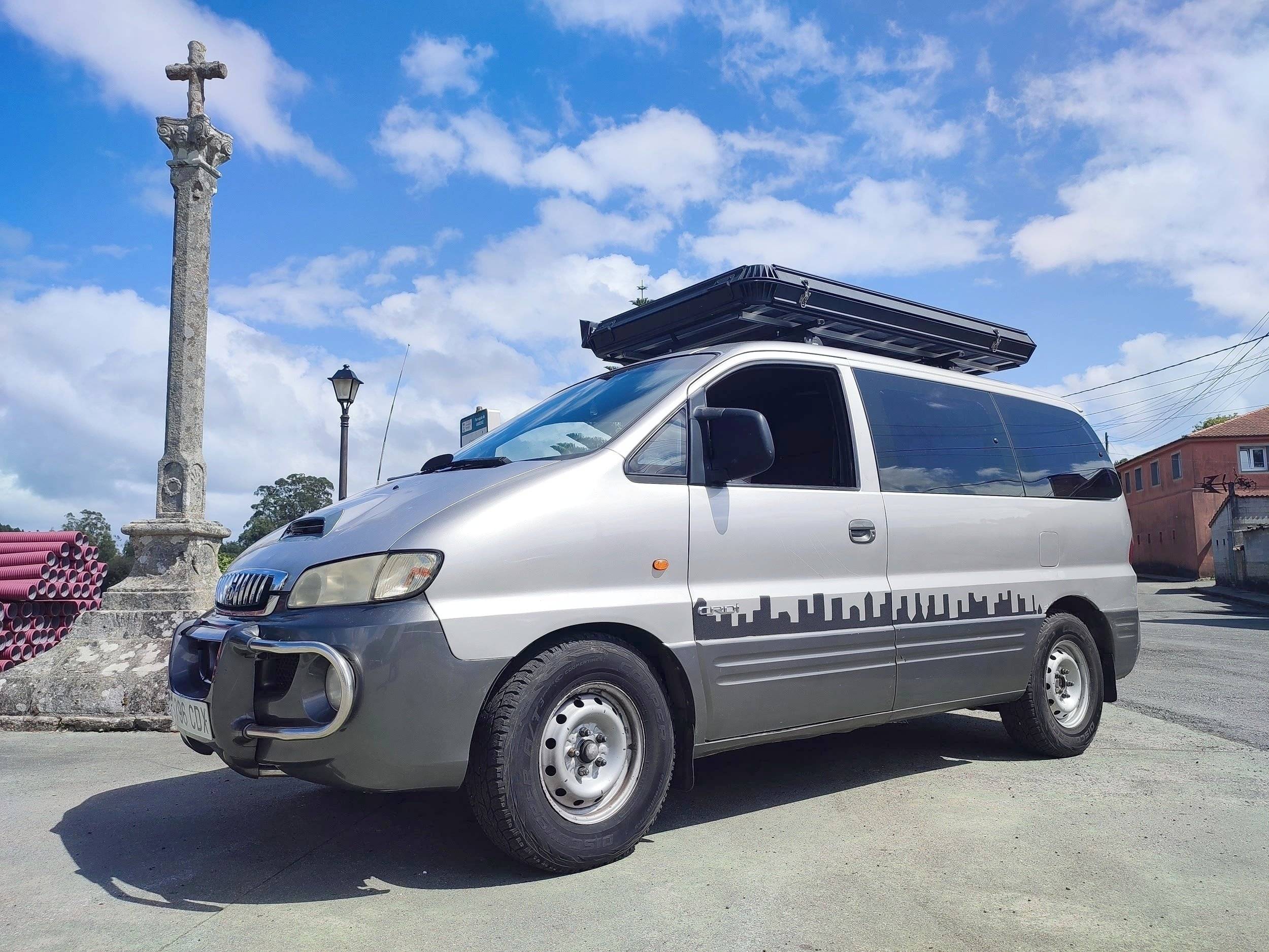 Vista de 3/4 Hyundai H1 VAN LONG - Yescapa