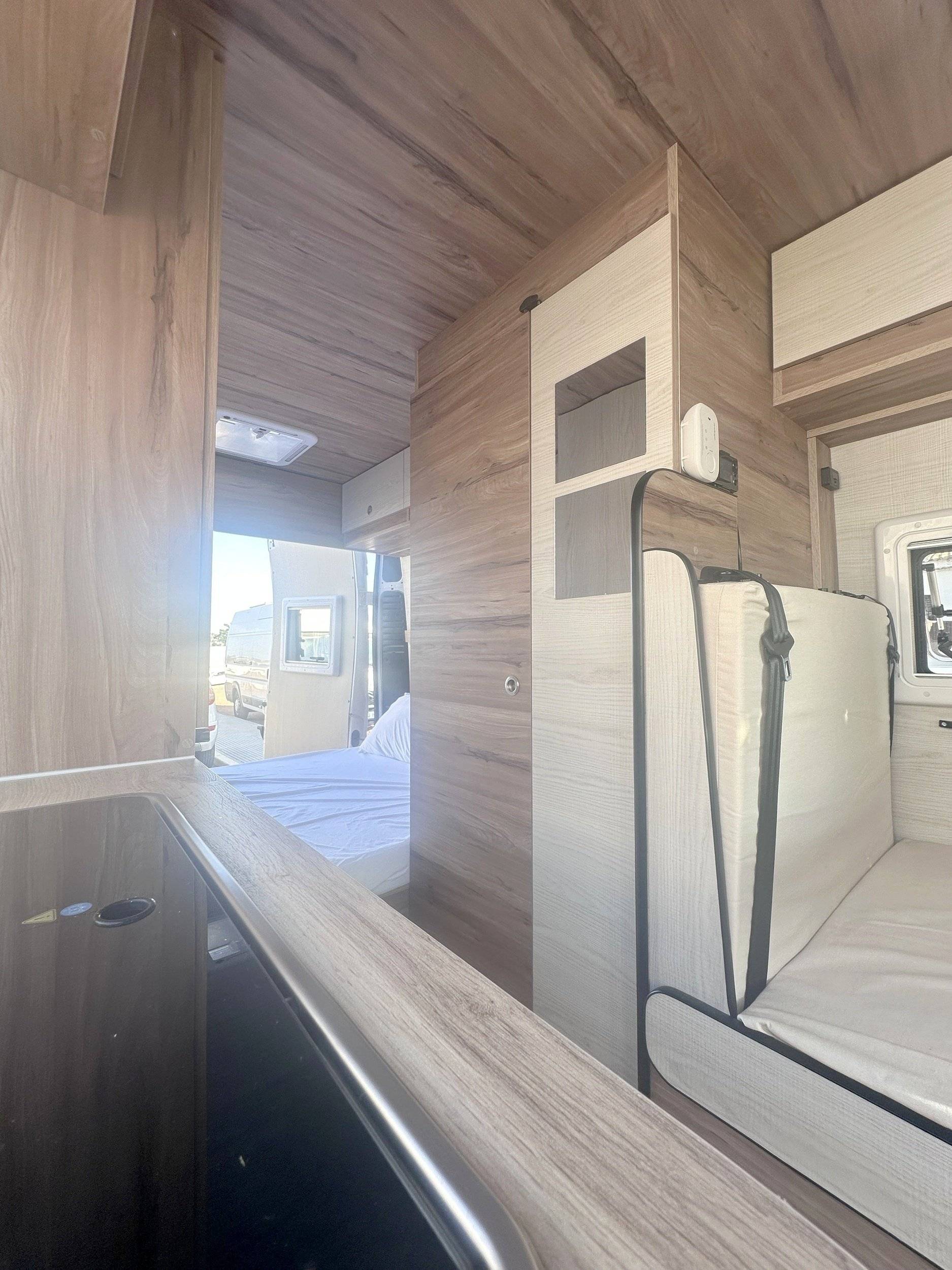Berth Peugeot Boxer - Yescapa
