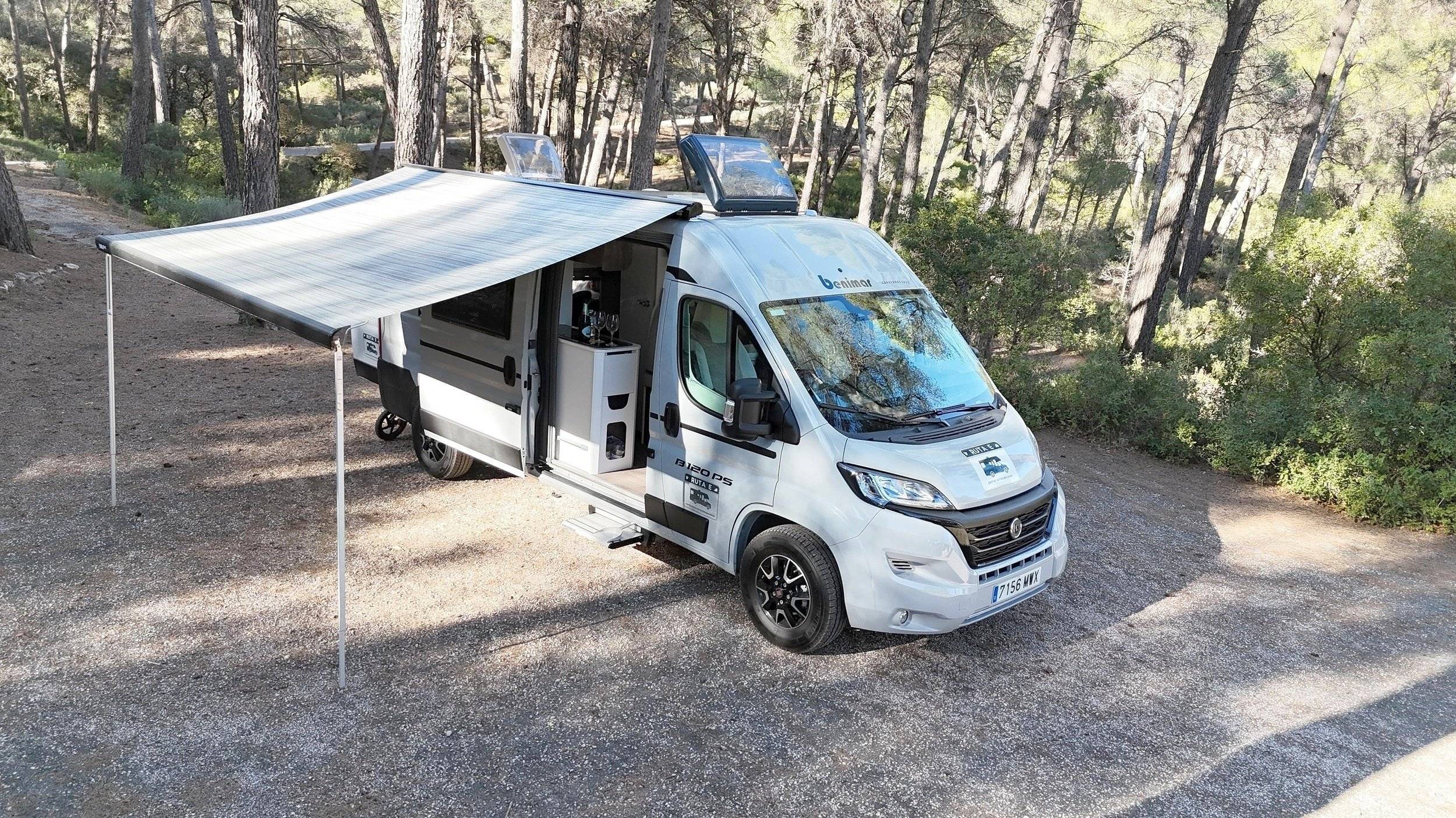 Vue avant de 3/4 Fiat Fiat Ducato 140 CV - Yescapa