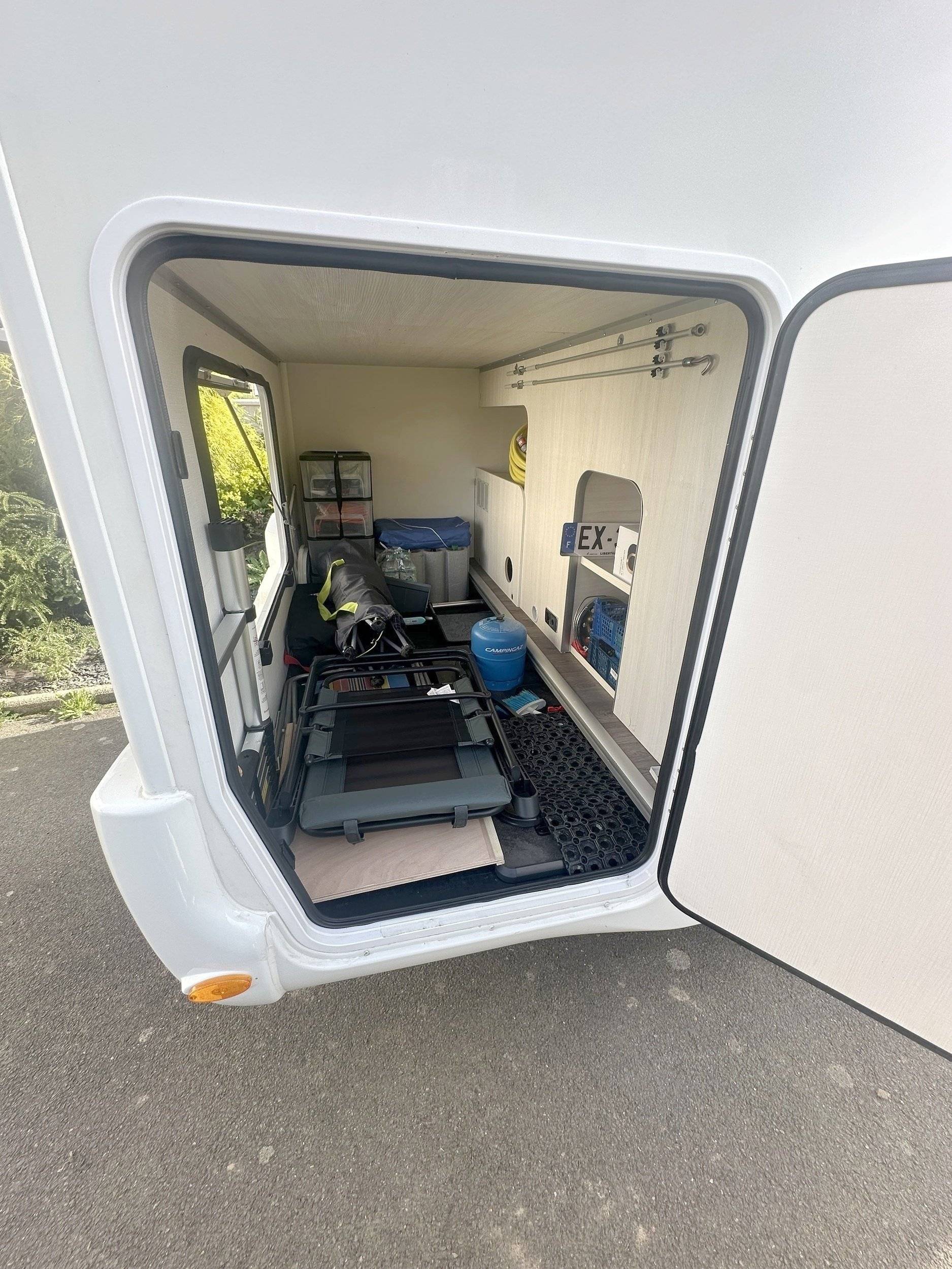 Challenger ford transit