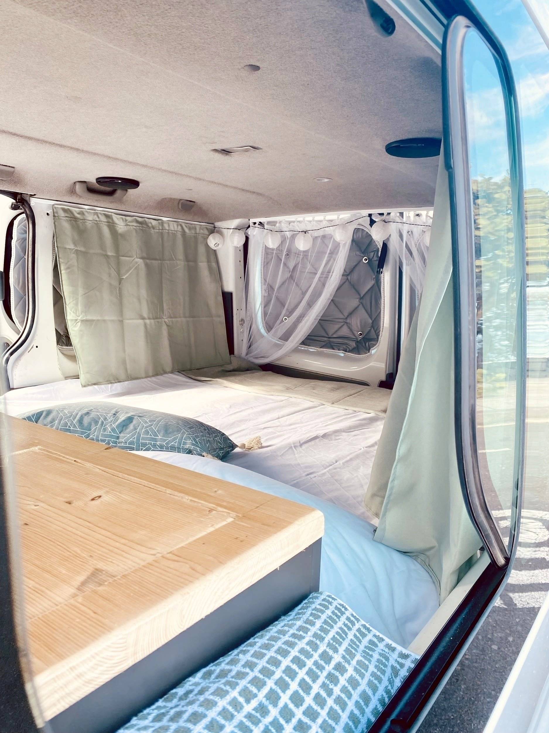 Plazas en cama Nissan primastar - Yescapa