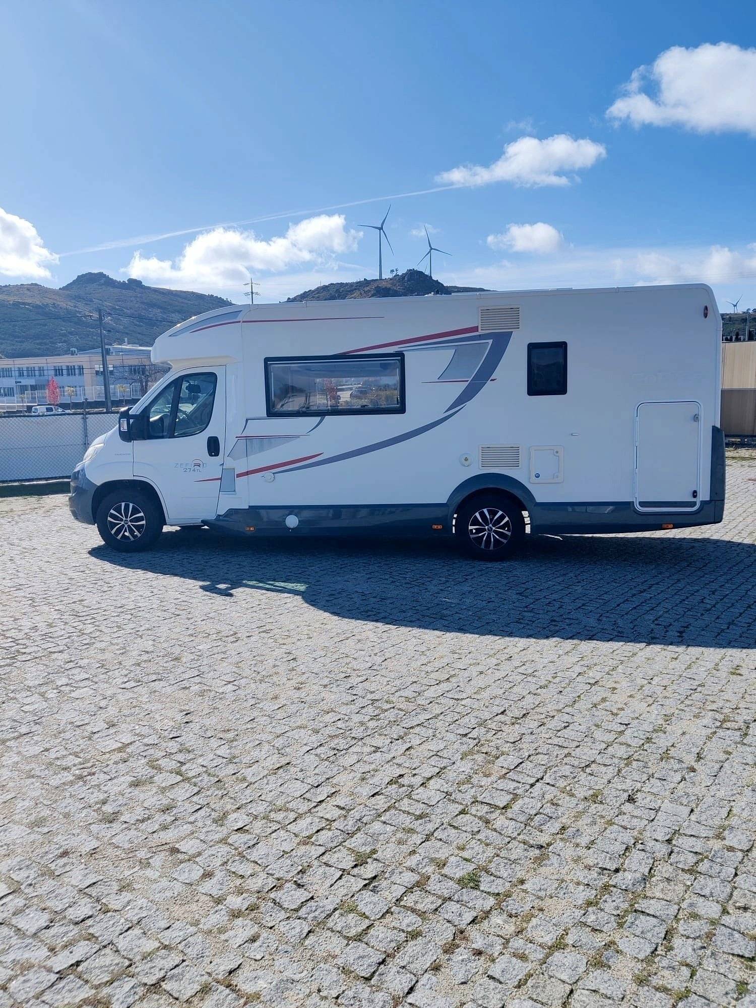Dining Area Fiat Fiat Multijet 2   2.3 L   150CV - Yescapa