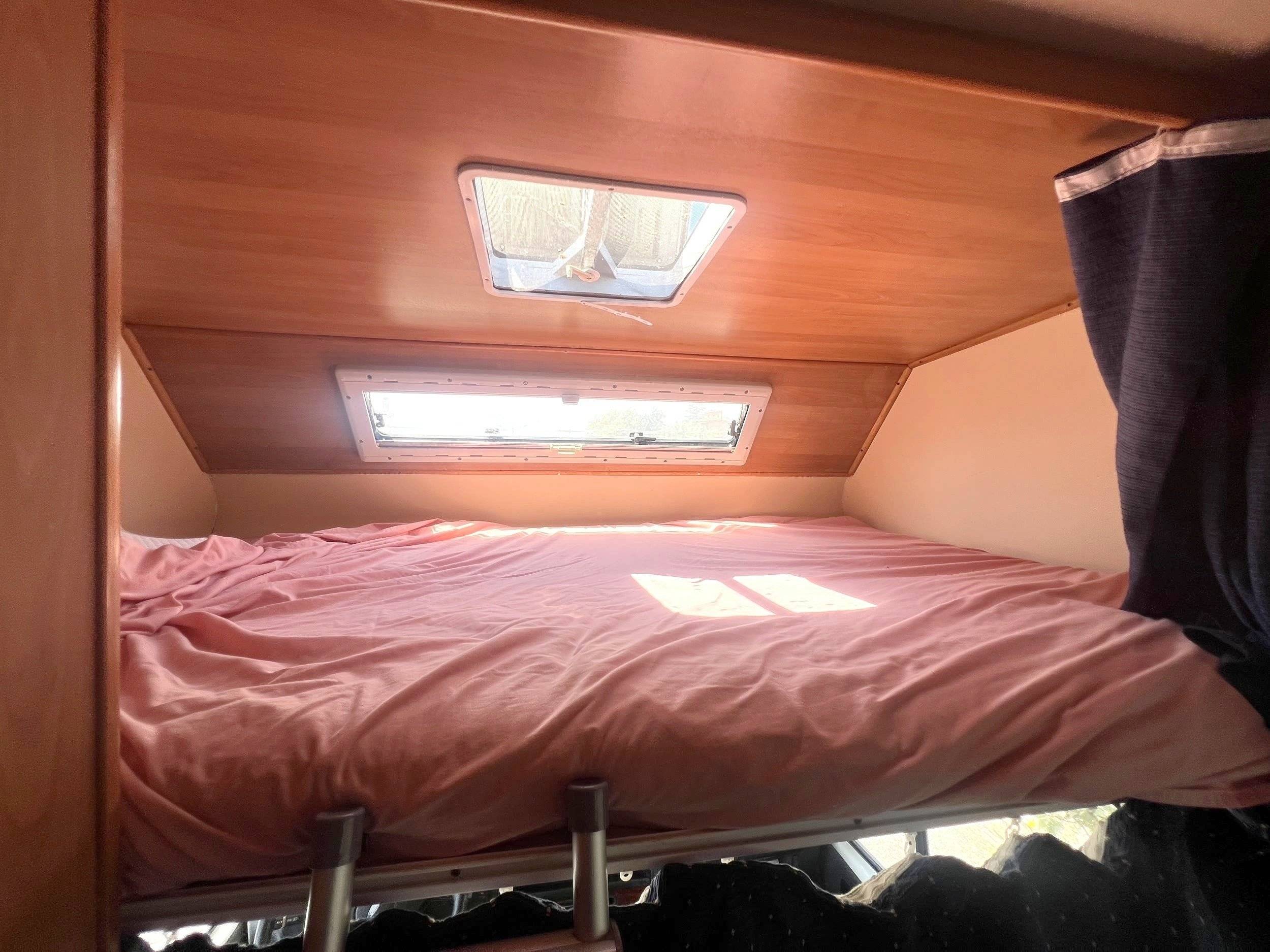 Dormidas Ford Transit 2,5 - Yescapa
