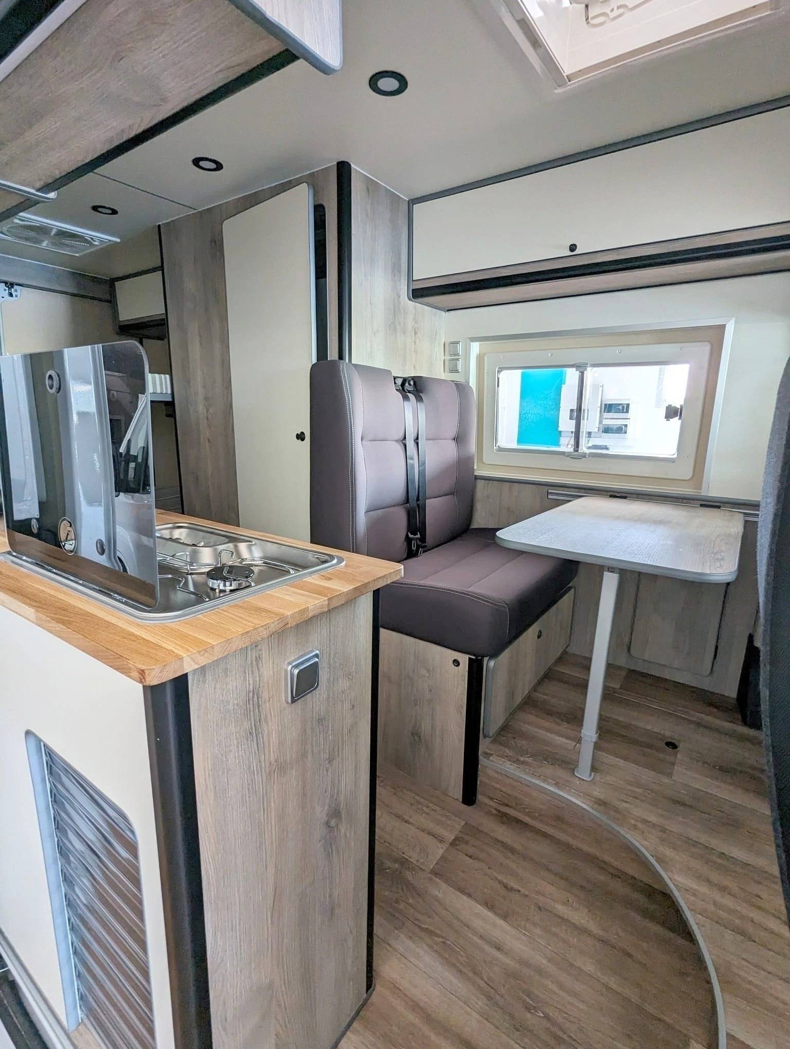 Custo Van Wildcampers