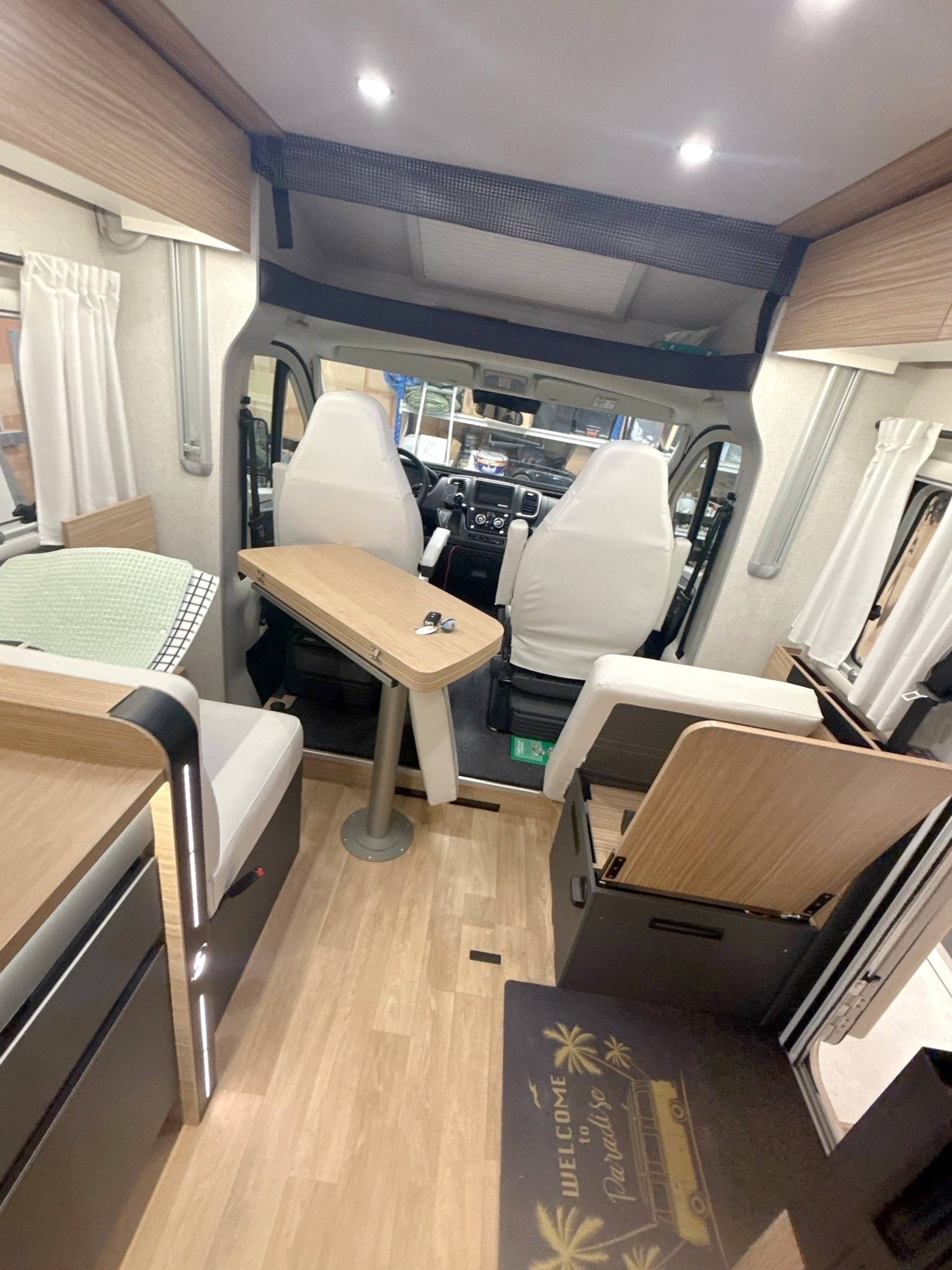 Dinette Fiat 2,3 l 130 ch. - Yescapa