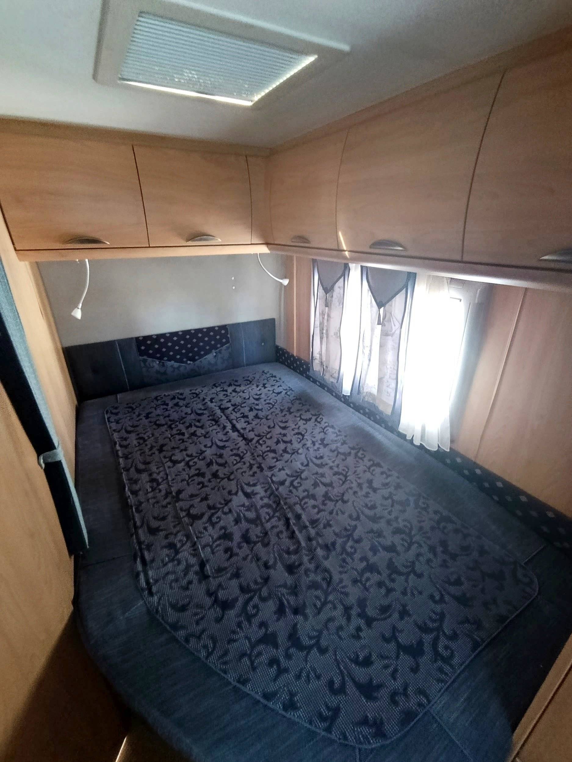 Plazas en cama Fiat Ducato 2.8 JTD - Yescapa