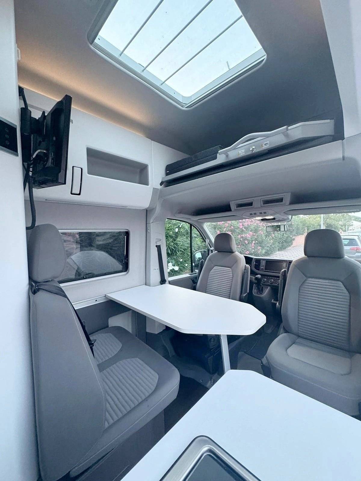 Comedor Volkswagen Gran California - Yescapa