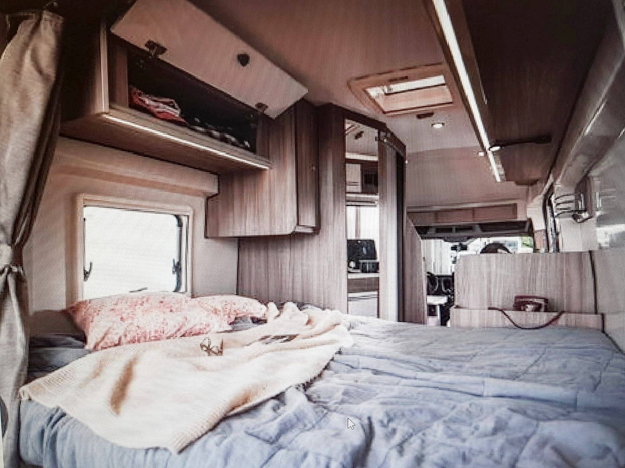 Dormidas Ford ford transit - Yescapa