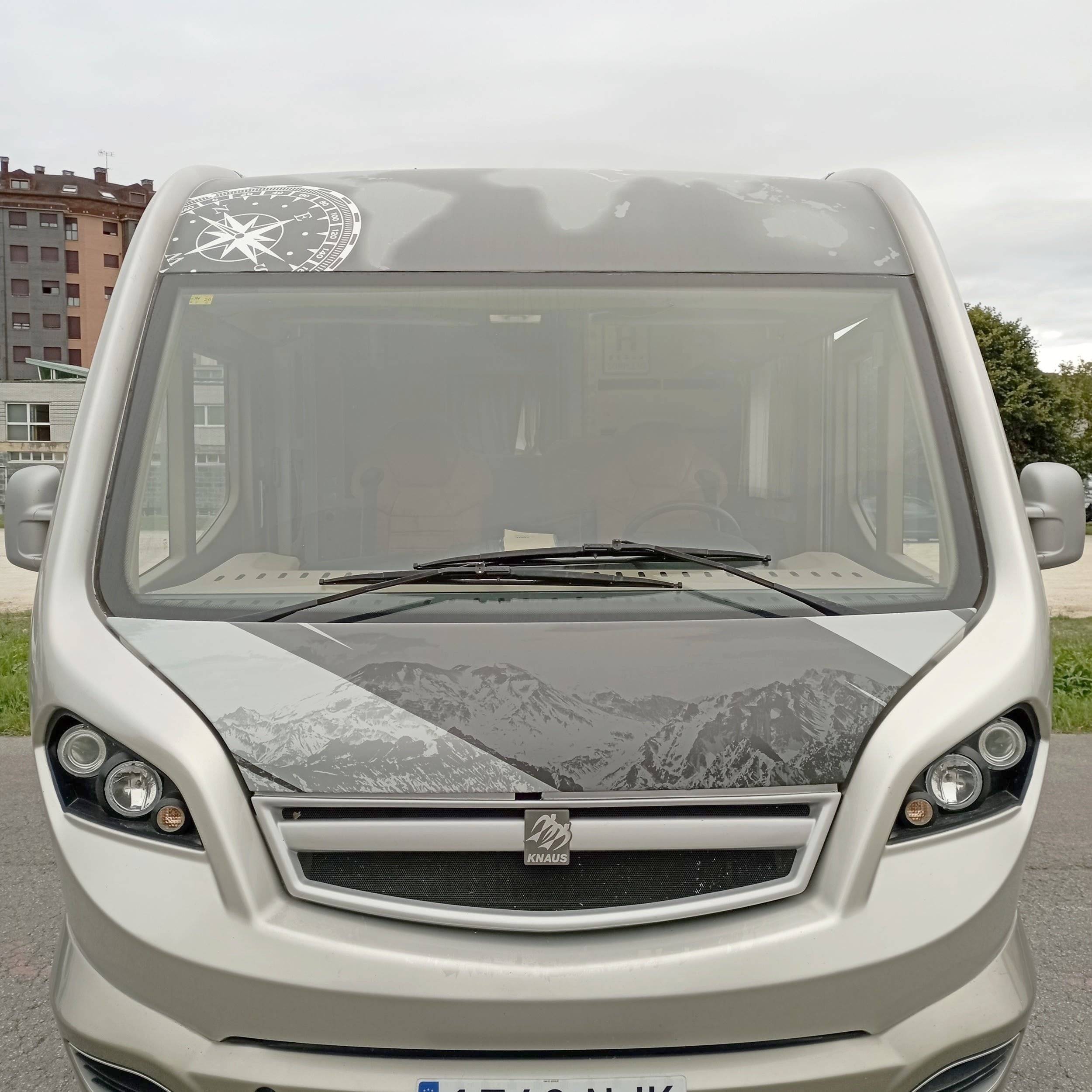 Vista del vehículo ángulo delantero Fiat 2,3 l 130 ch. - Yescapa