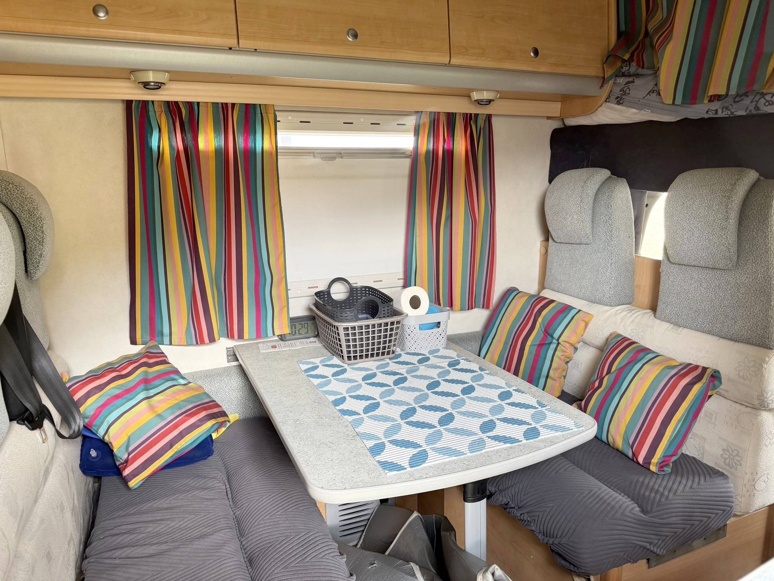 Comedor Ford Transit 125 ch - Yescapa