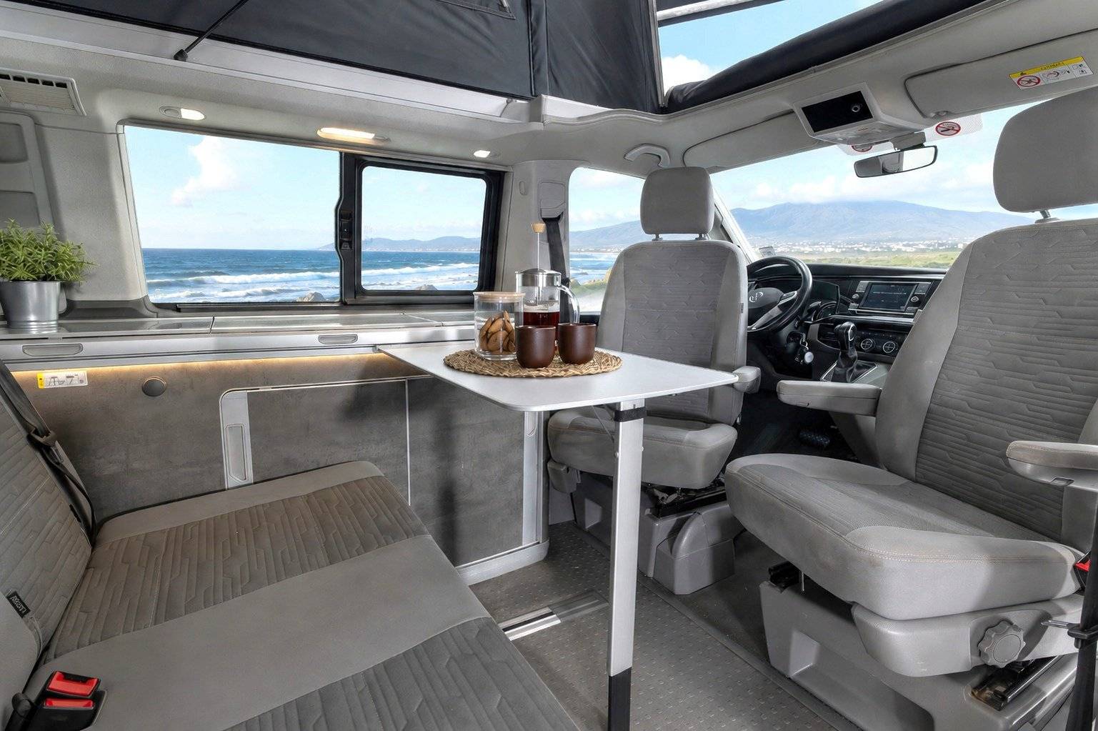 Altro Eu California Standard 4 Auto Base Eu California Standard 4 Auto Base - Yescapa