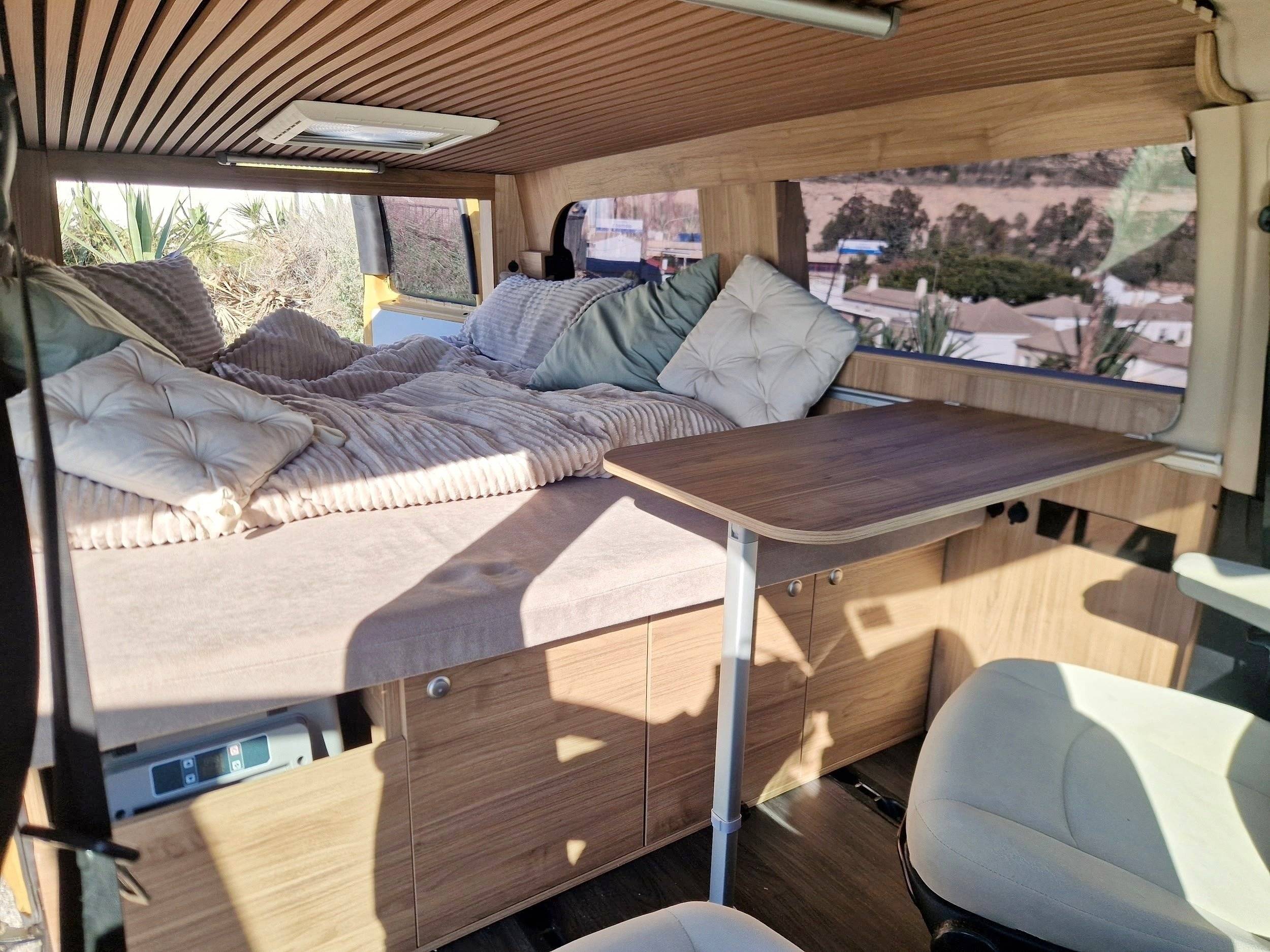 Comedor Mercedes Vito 111 CDI 116 ch - Yescapa