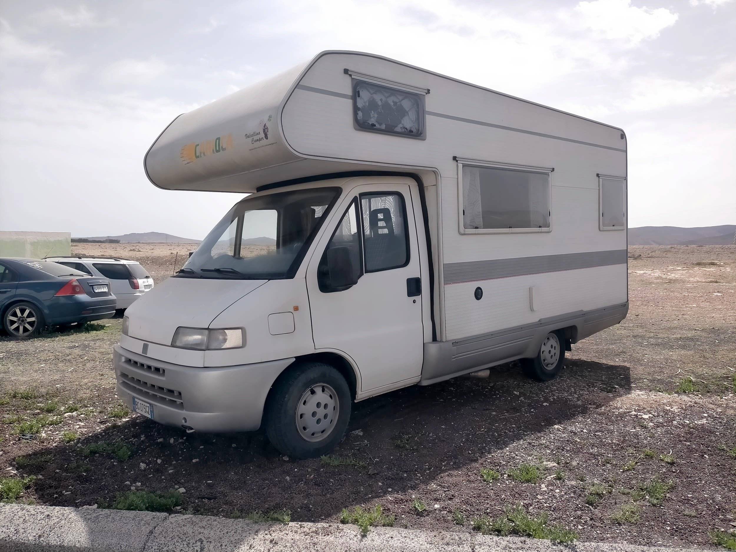 Vista del vehículo ángulo delantero Fiat Ducato 1.9 - Yescapa