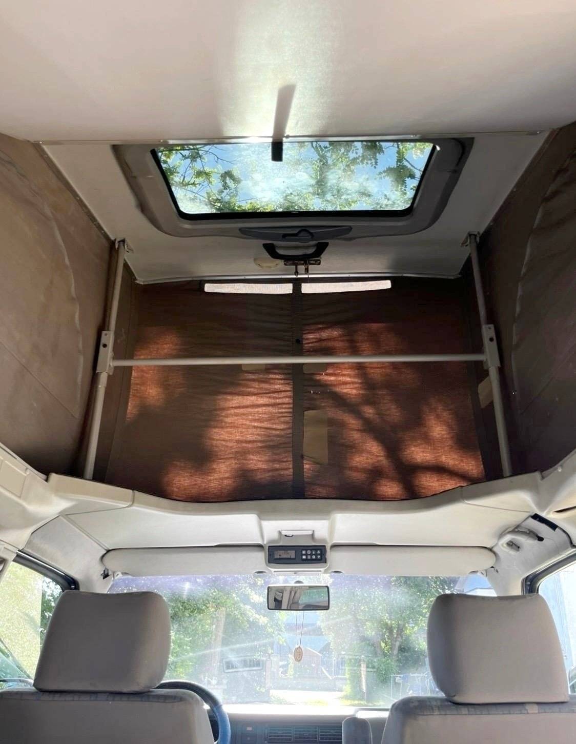 Slaapplaatsen Volkswagen California T4 2.5 TDI 102cv - Yescapa