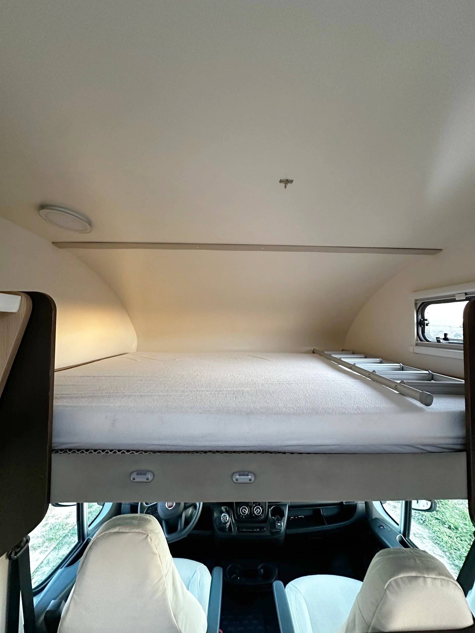 Autocaravana caputxina 