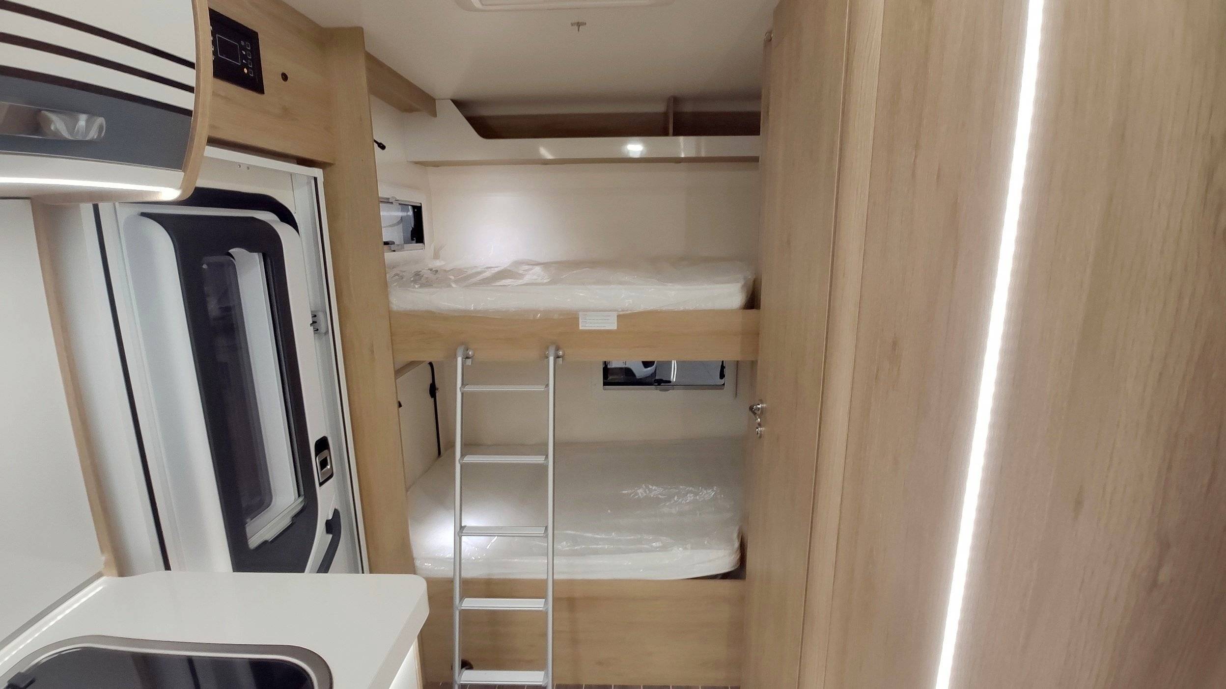 CI HORON 74 XT - 6 PL - Nº 12 -