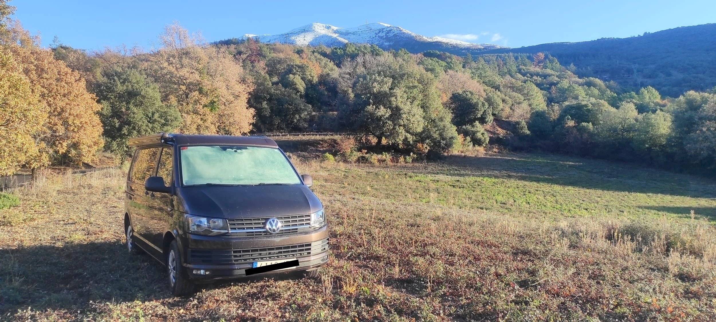 Vista del vehicle angle davanter Volkswagen Caravelle 2.0 TDI 110CV - Yescapa