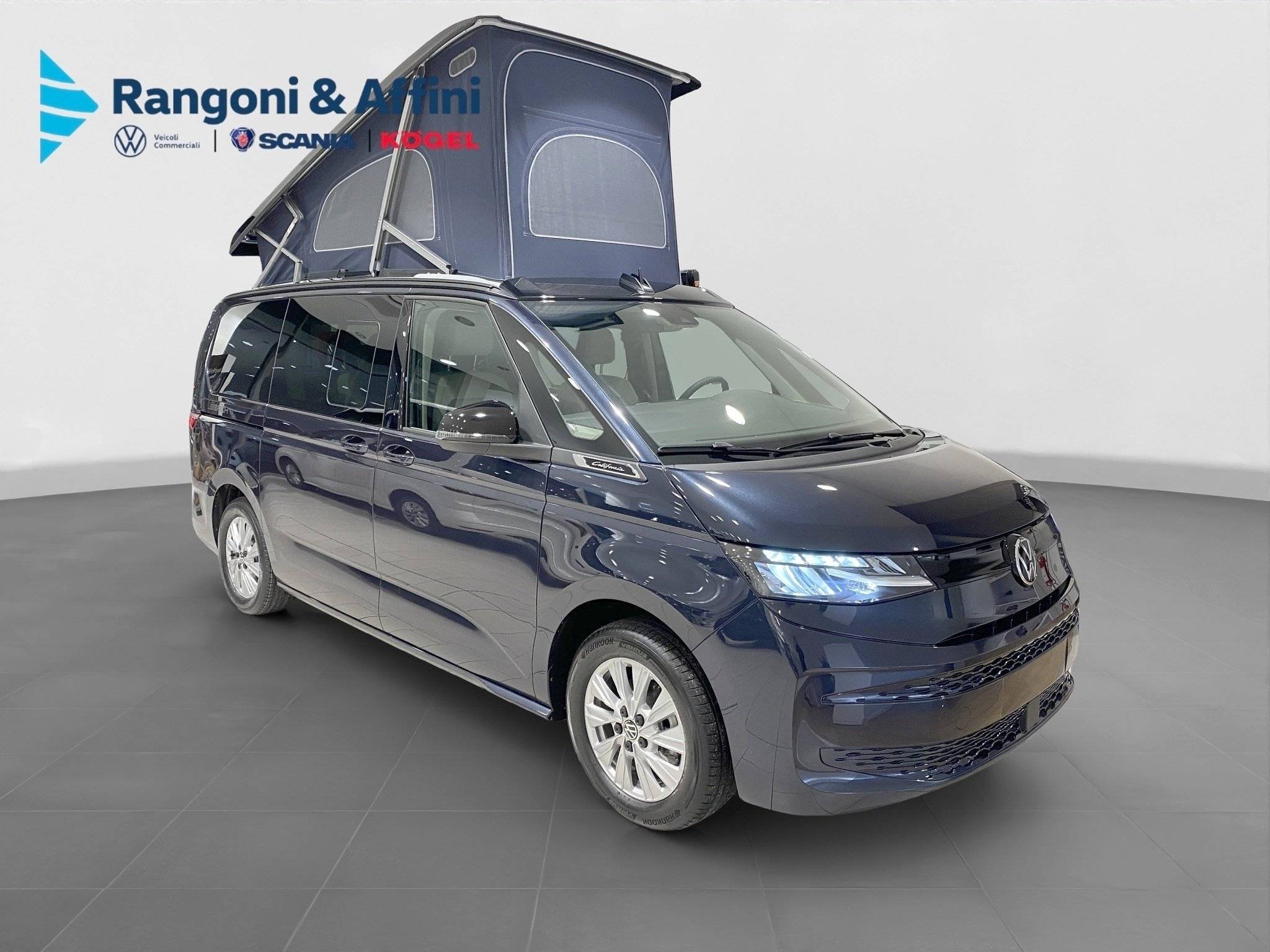 schräge Vorderansicht Volkswagen California T7 - Yescapa