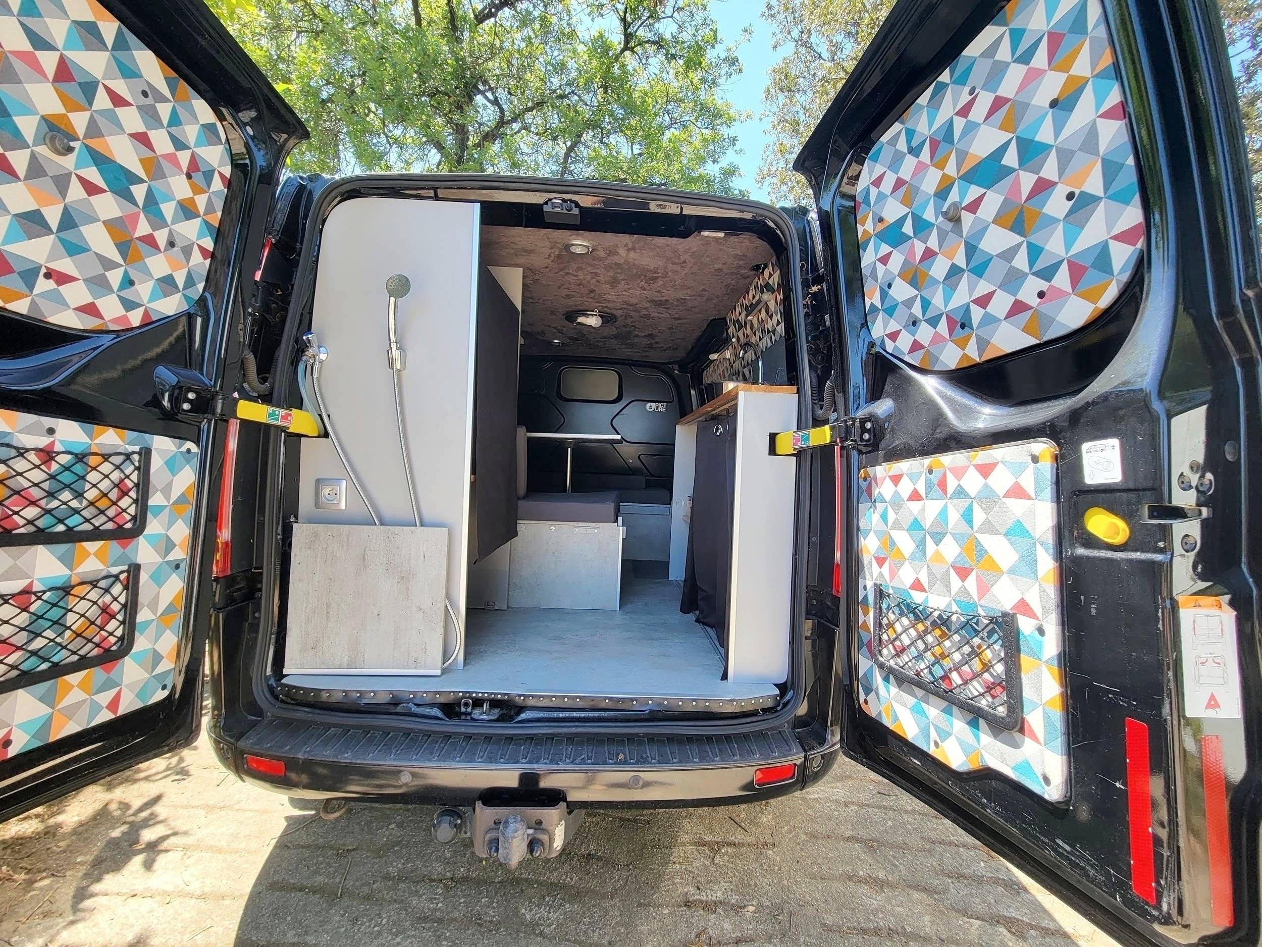 Custo Van Transporter