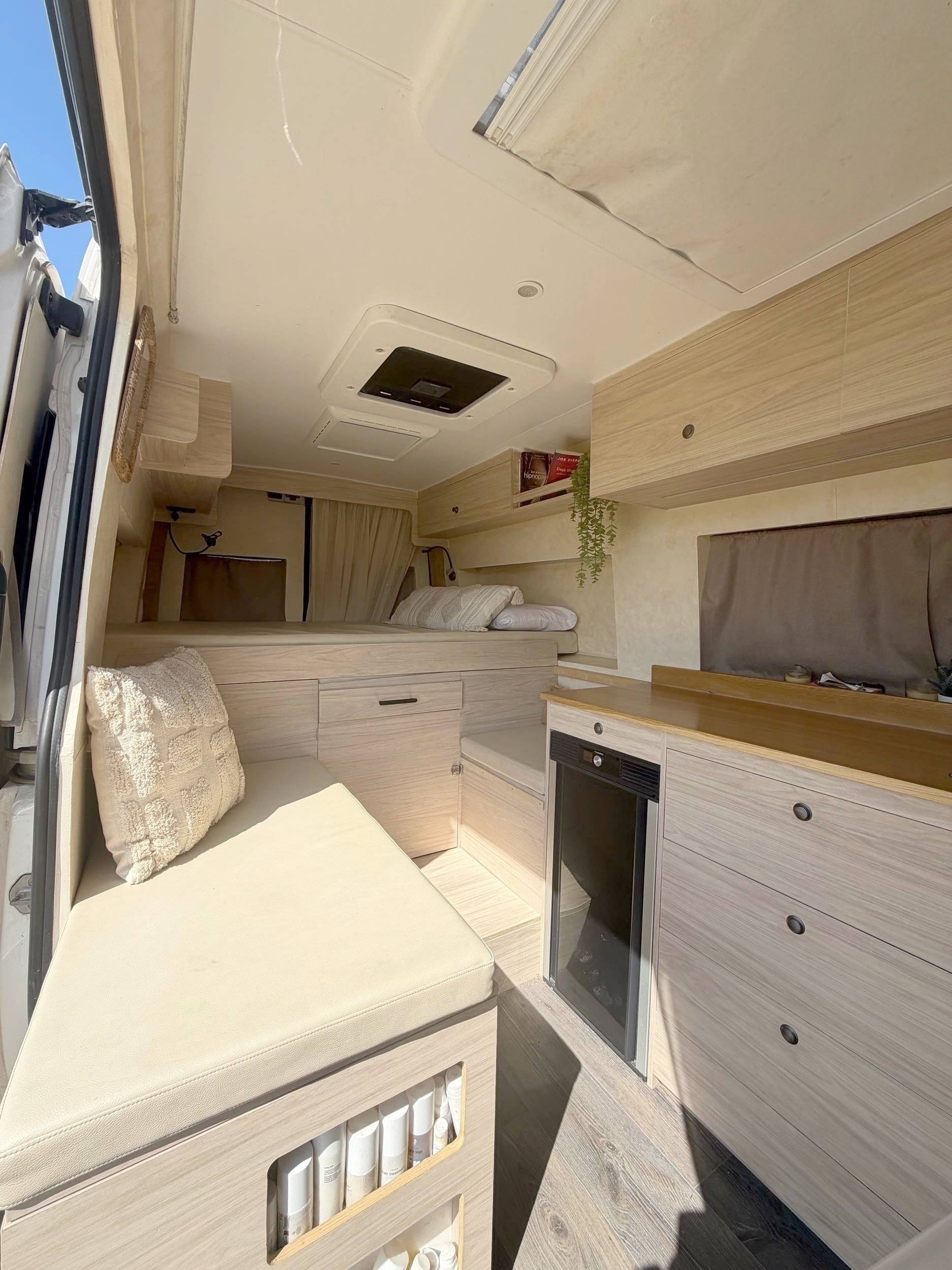 Eethoek Volkswagen Crafter 140 CV - Yescapa