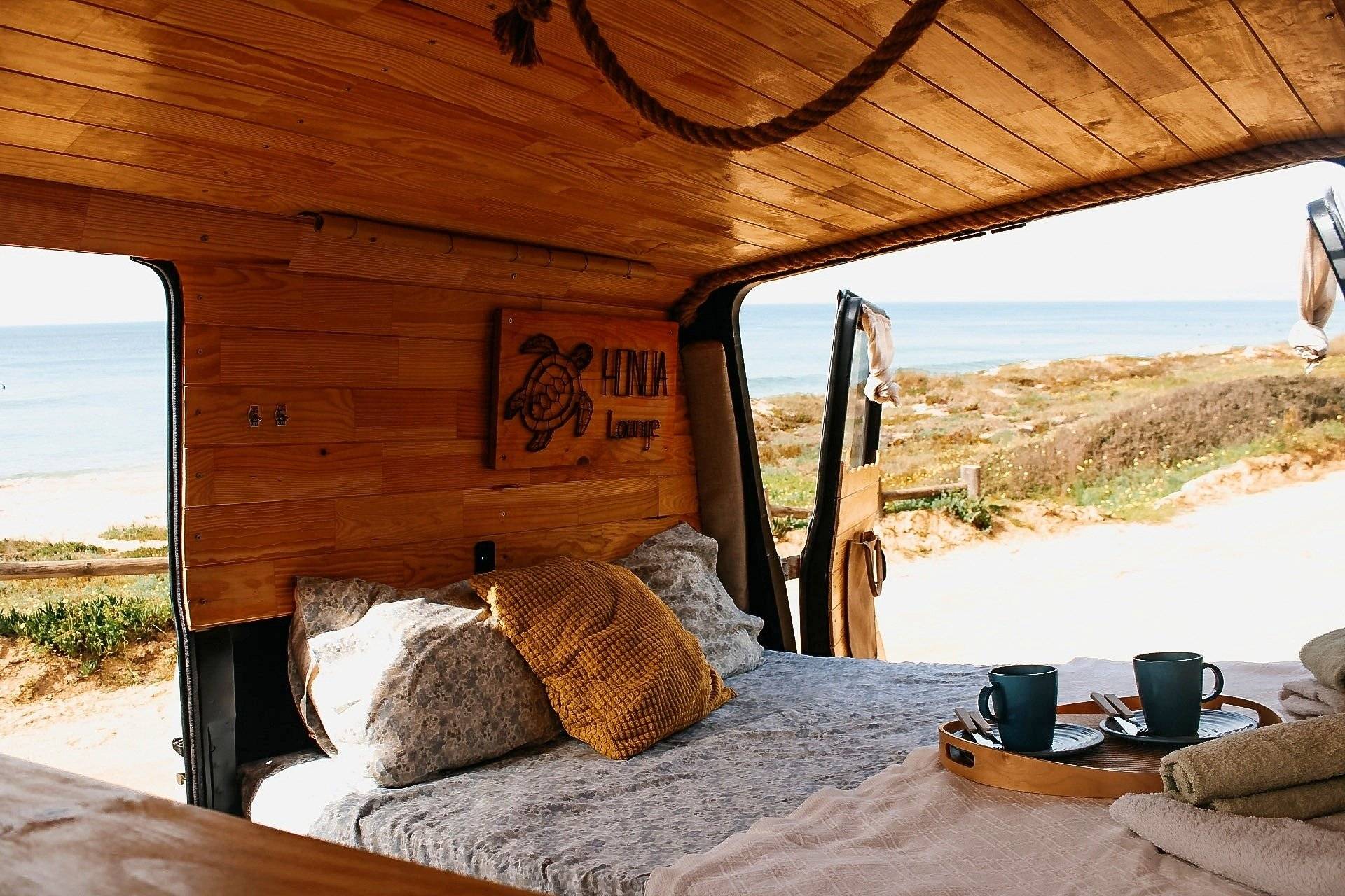 Car Caravane Ford transit