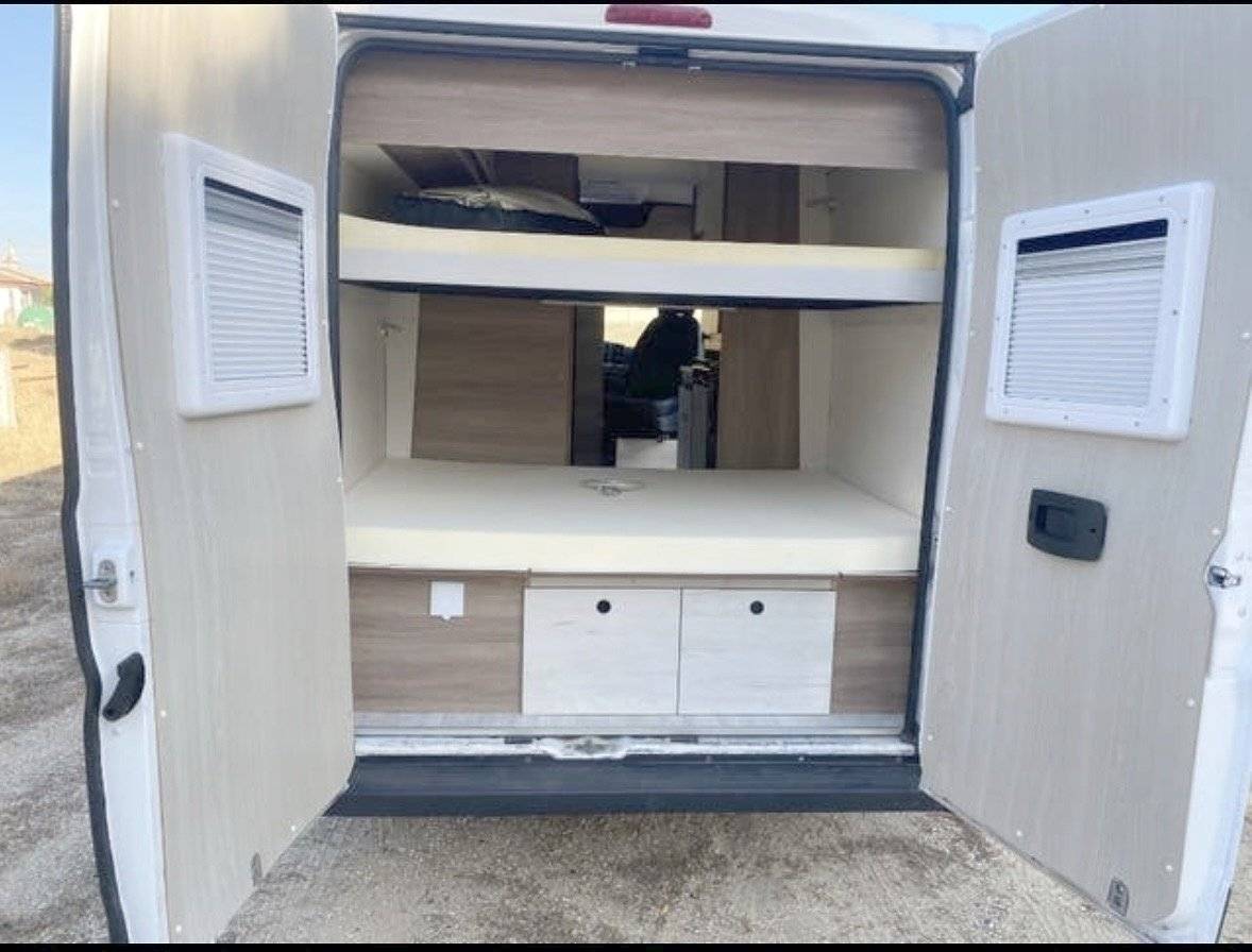 Berth Peugeot - Yescapa