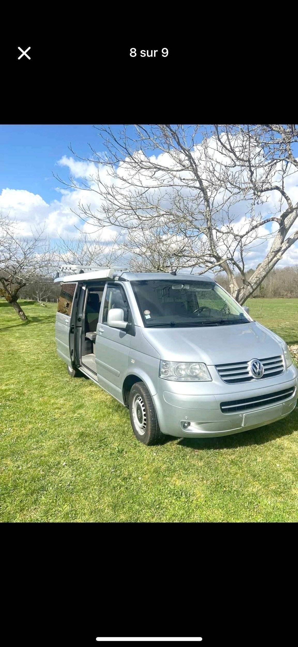 Front view from 3/4 Volkswagen California - Yescapa