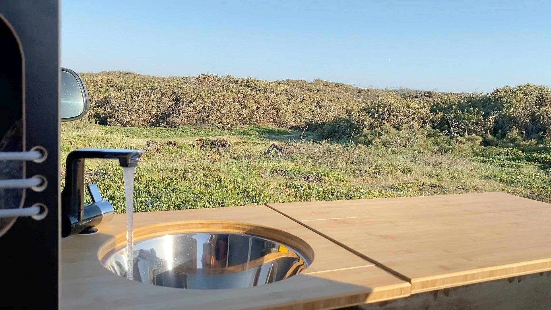 BarefootVans Volkswagen Transporter T5