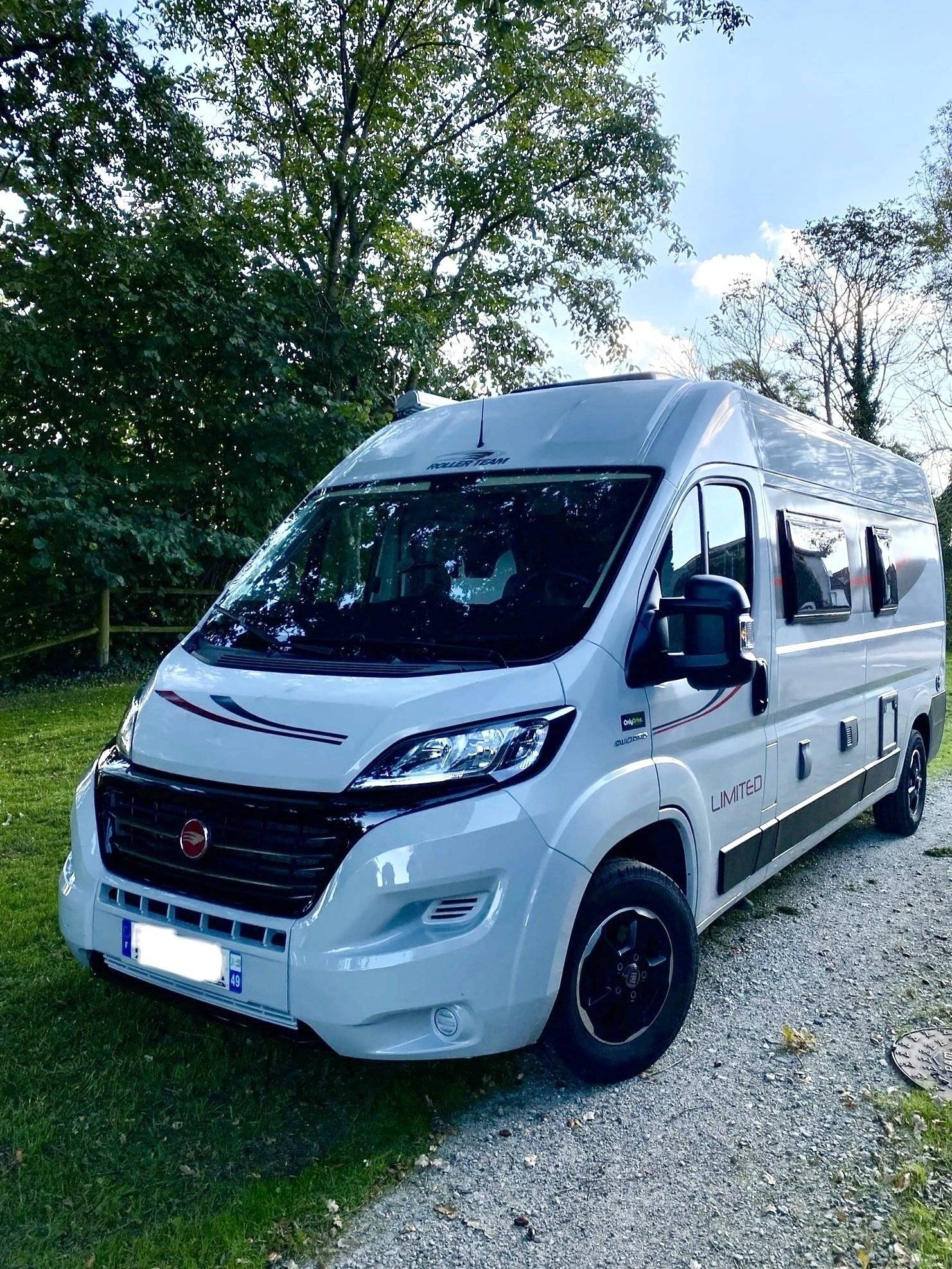 Vue avant de 3/4 Fiat FIAT DUCATO - Yescapa