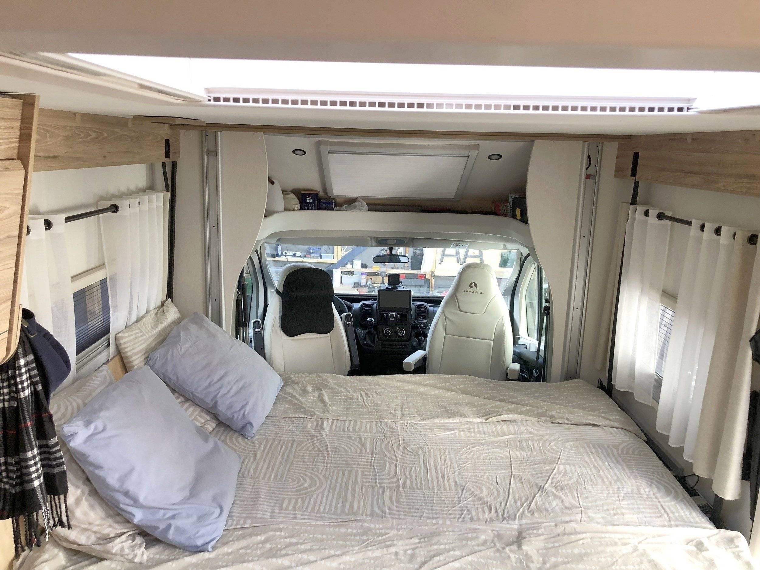 Dining Area Fiat Ducato 2,3 l 180 ch - Yescapa