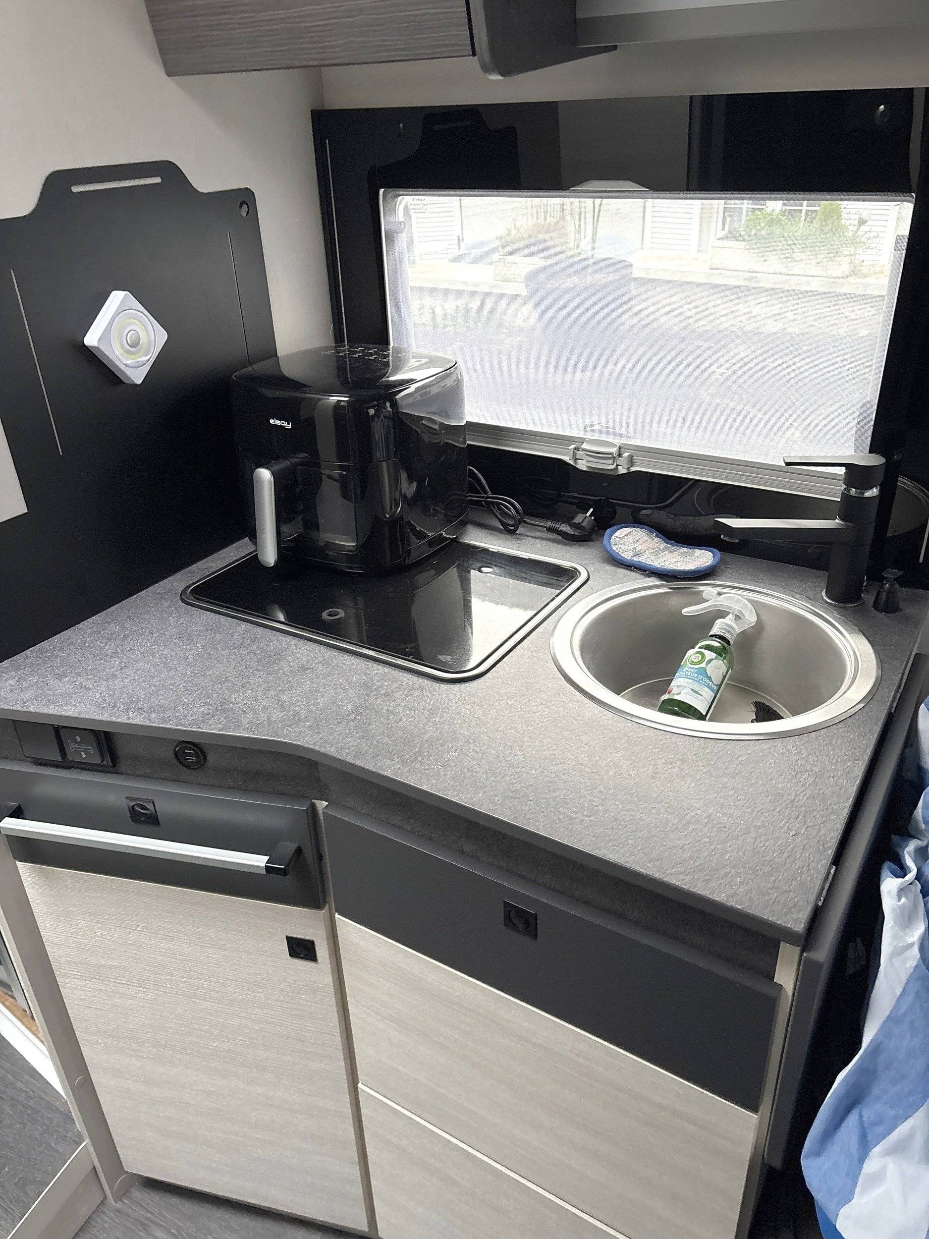 Challenger transit 170