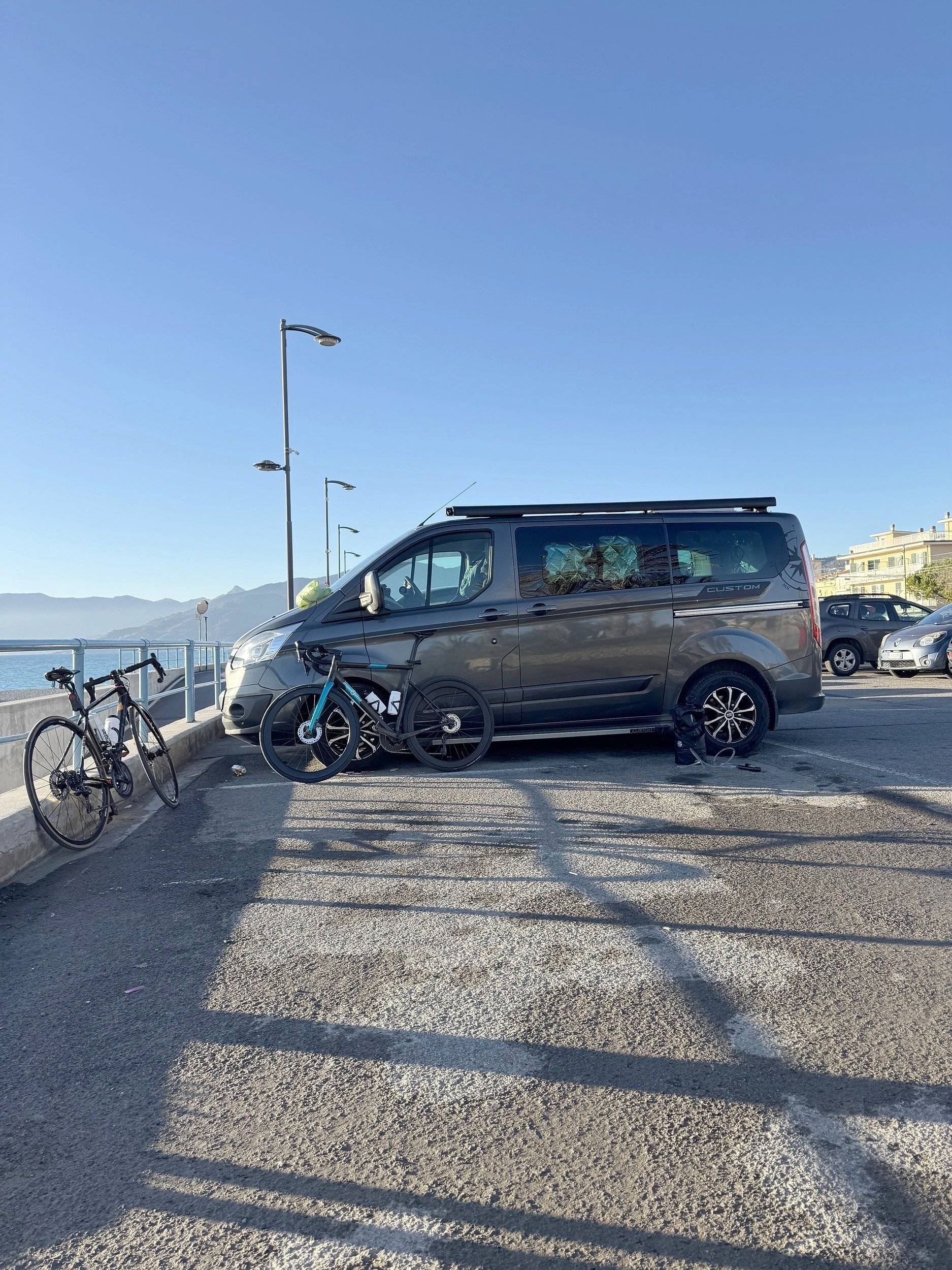 Vista frontale a ¾  - Yescapa