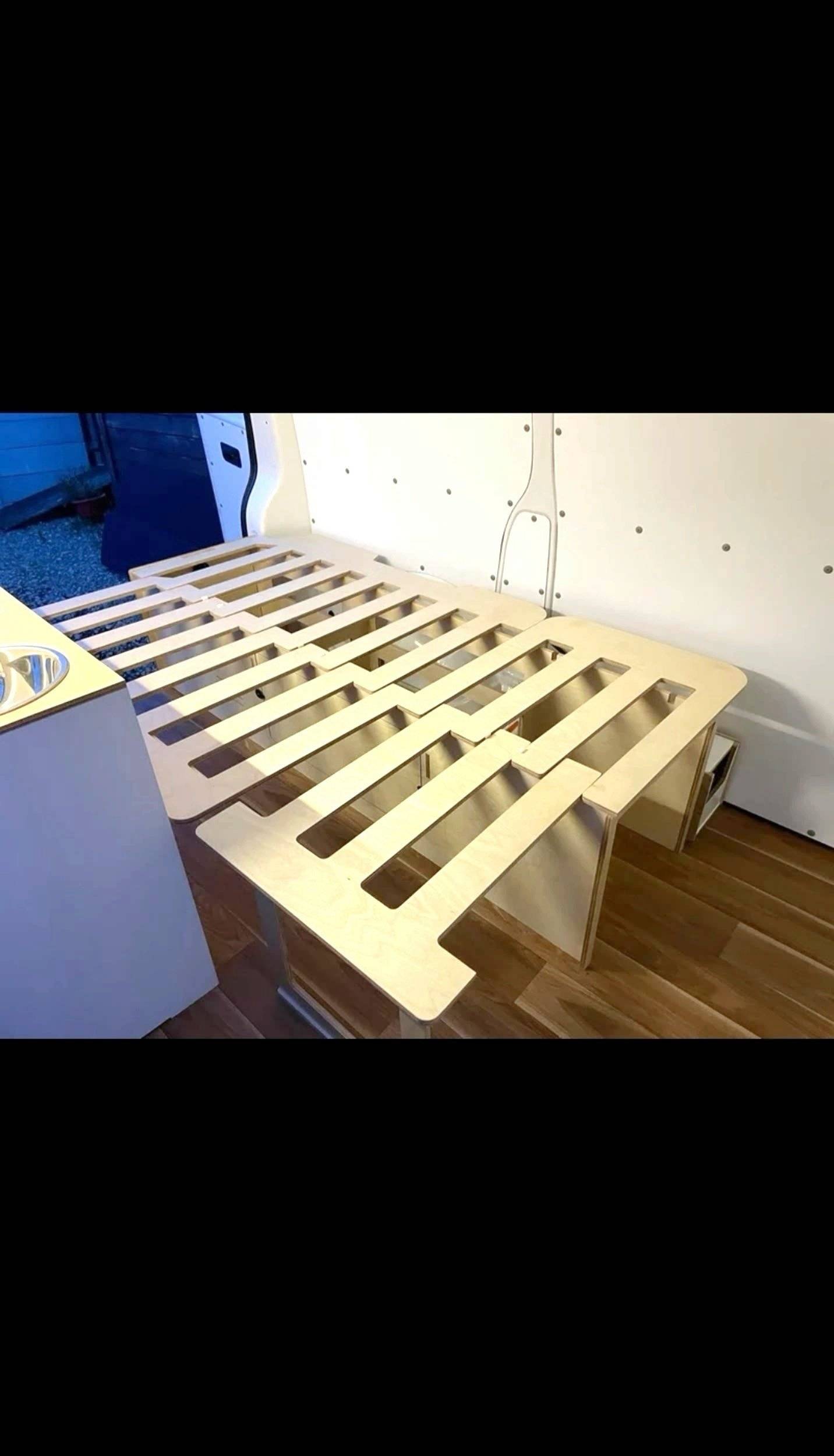 Plazas en cama Volkswagen Transporter 2,0 l 102 ch - Yescapa