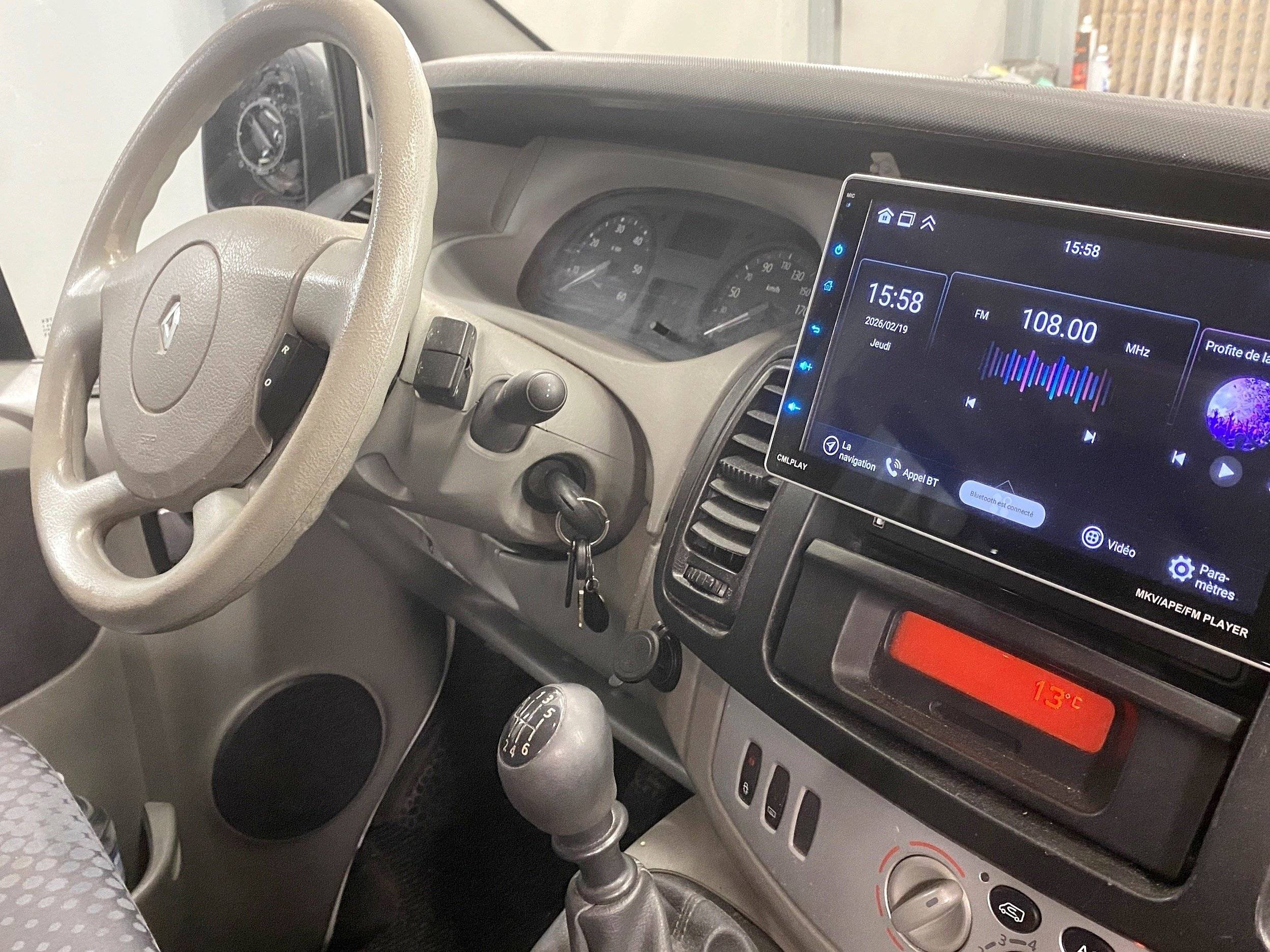 Isère Evasion RENAULT TRAFIC II 2,0L DCI 115CV L2H1 PACK EXTRA