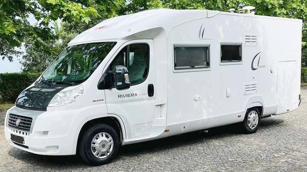 Vue avant de 3/4 Fiat Ducato 2,3 l Multijet 130 ch. - Yescapa