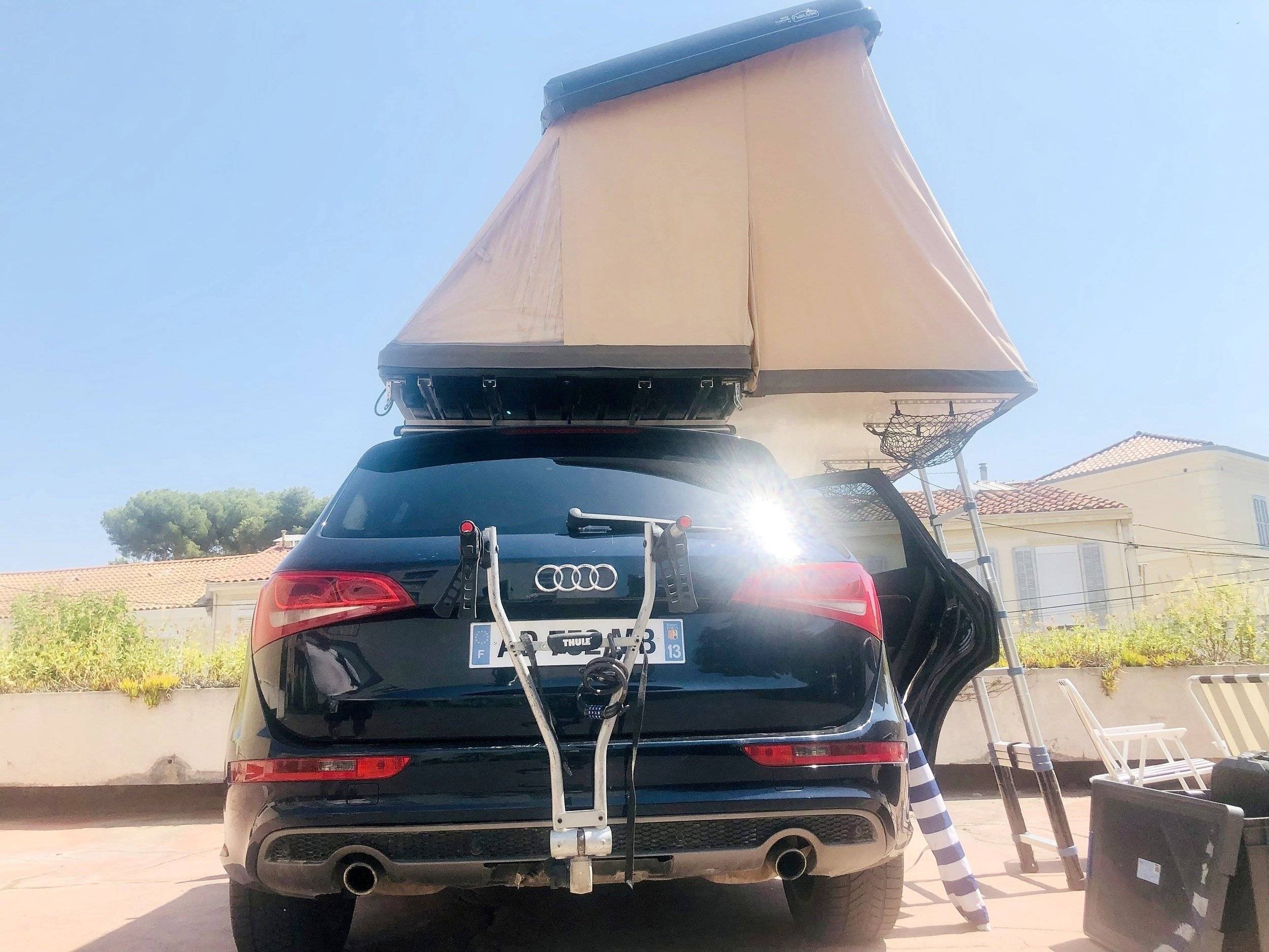 Vista parte trasera del vehículo Audi - Yescapa