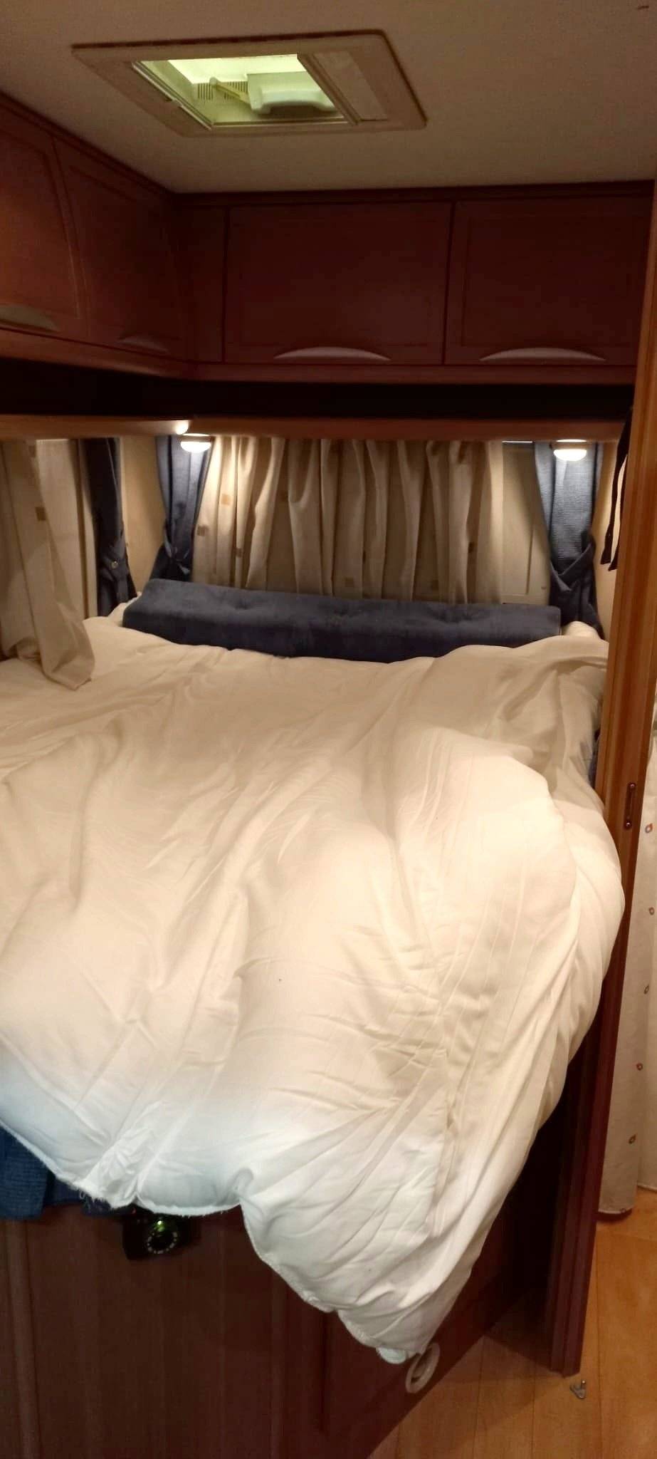 Couchages Mercedes Mercedes Sprinter 313 cdi - Yescapa