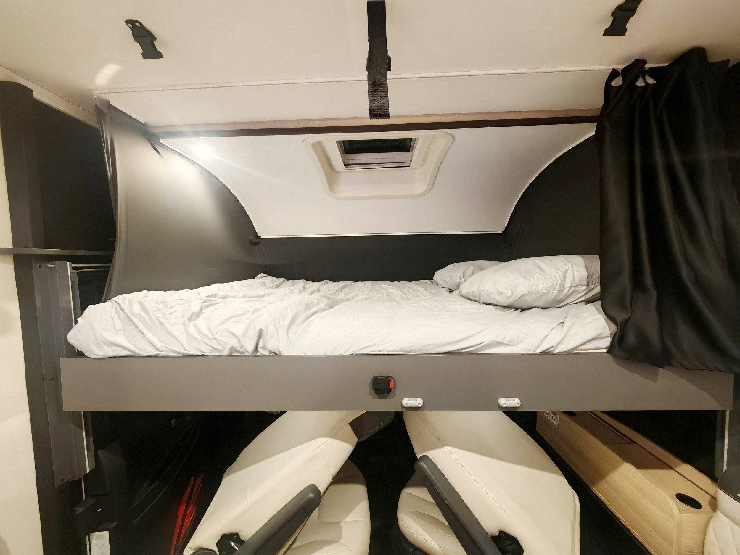 Berth Fiat FIAT DUCATO - Yescapa