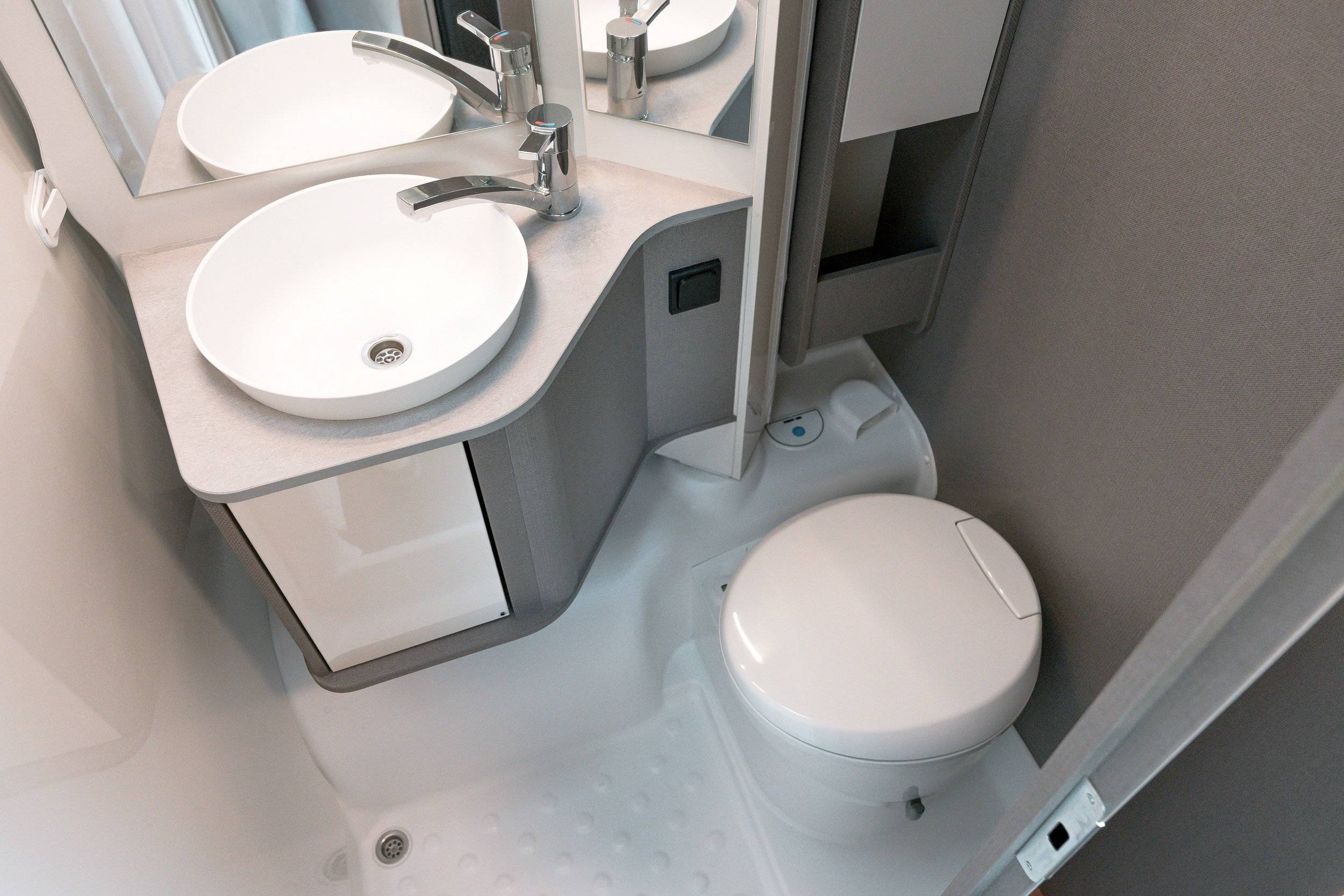 Coin repas Eu Comfort Compact 2 Auto Select Eu Comfort Compact 2 Auto Select - Yescapa