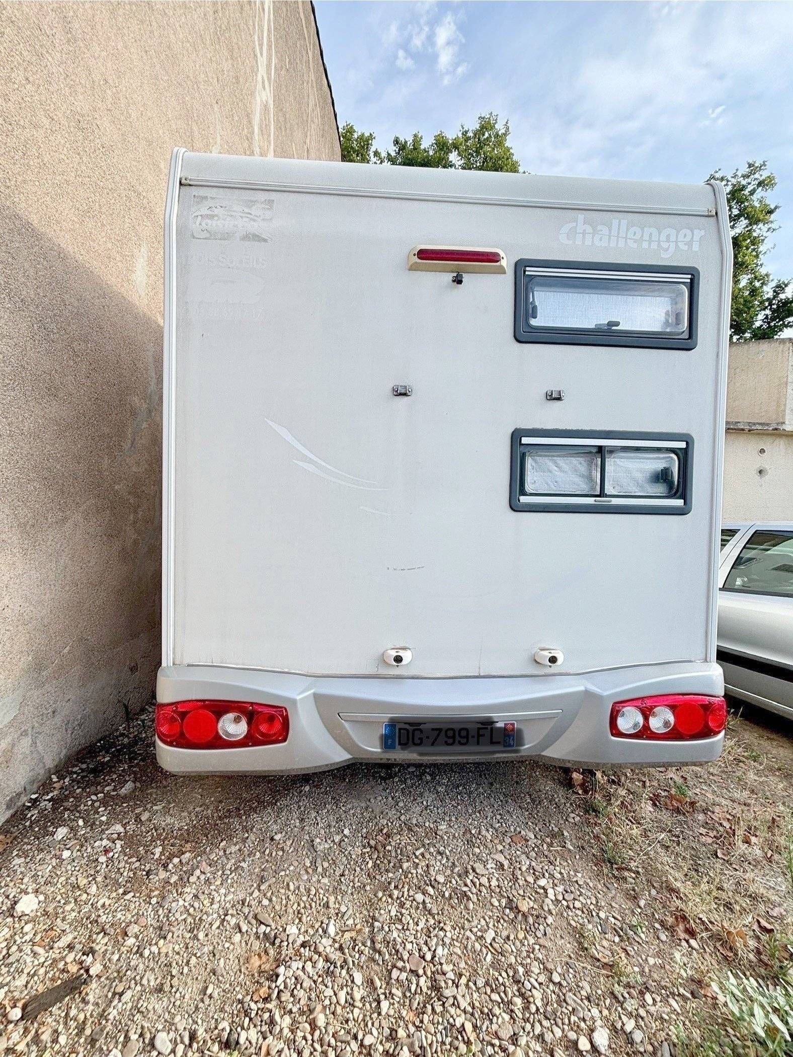 Challenger ford transit