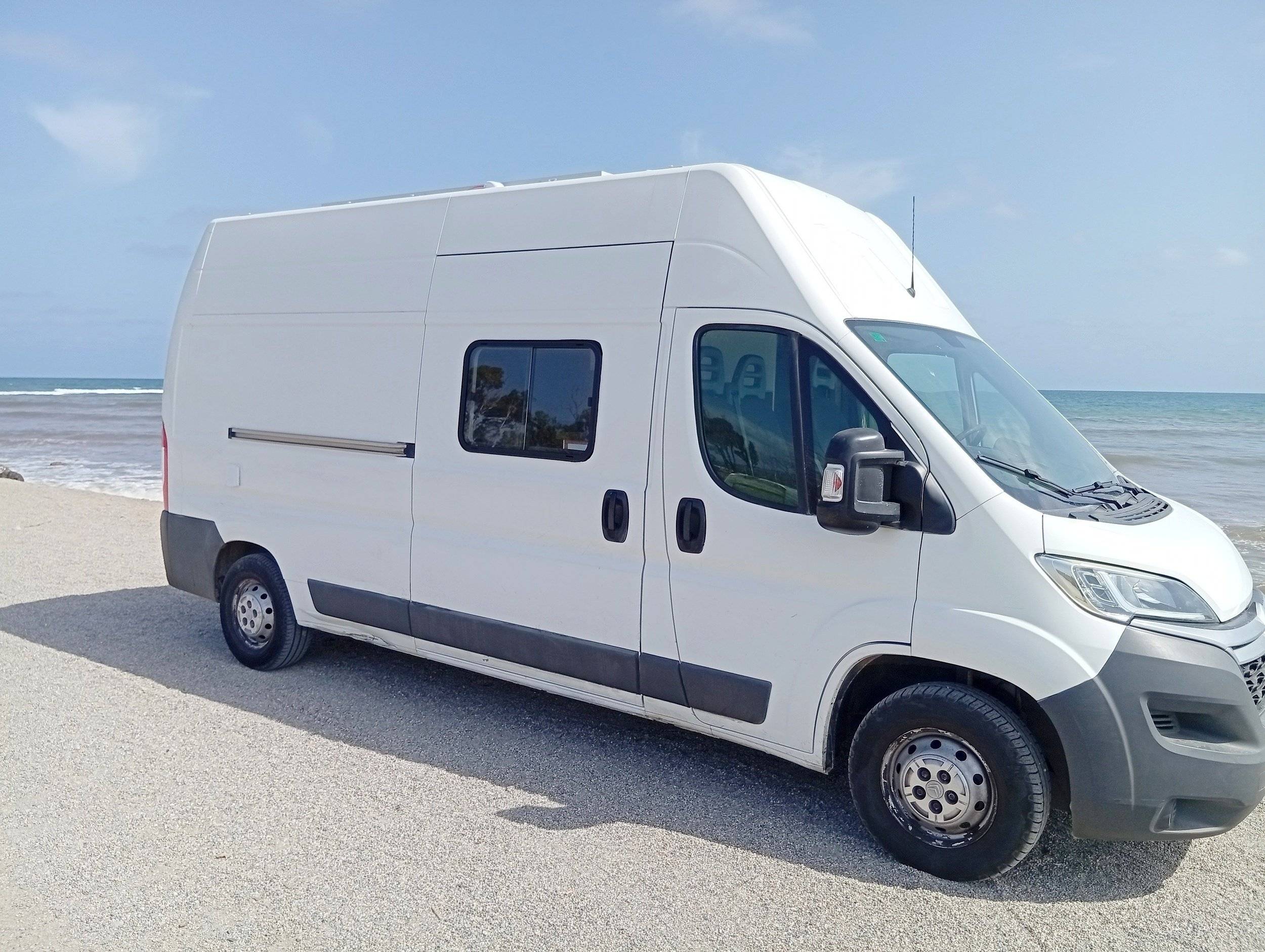 Voorkant 3/4 Citroën - Yescapa