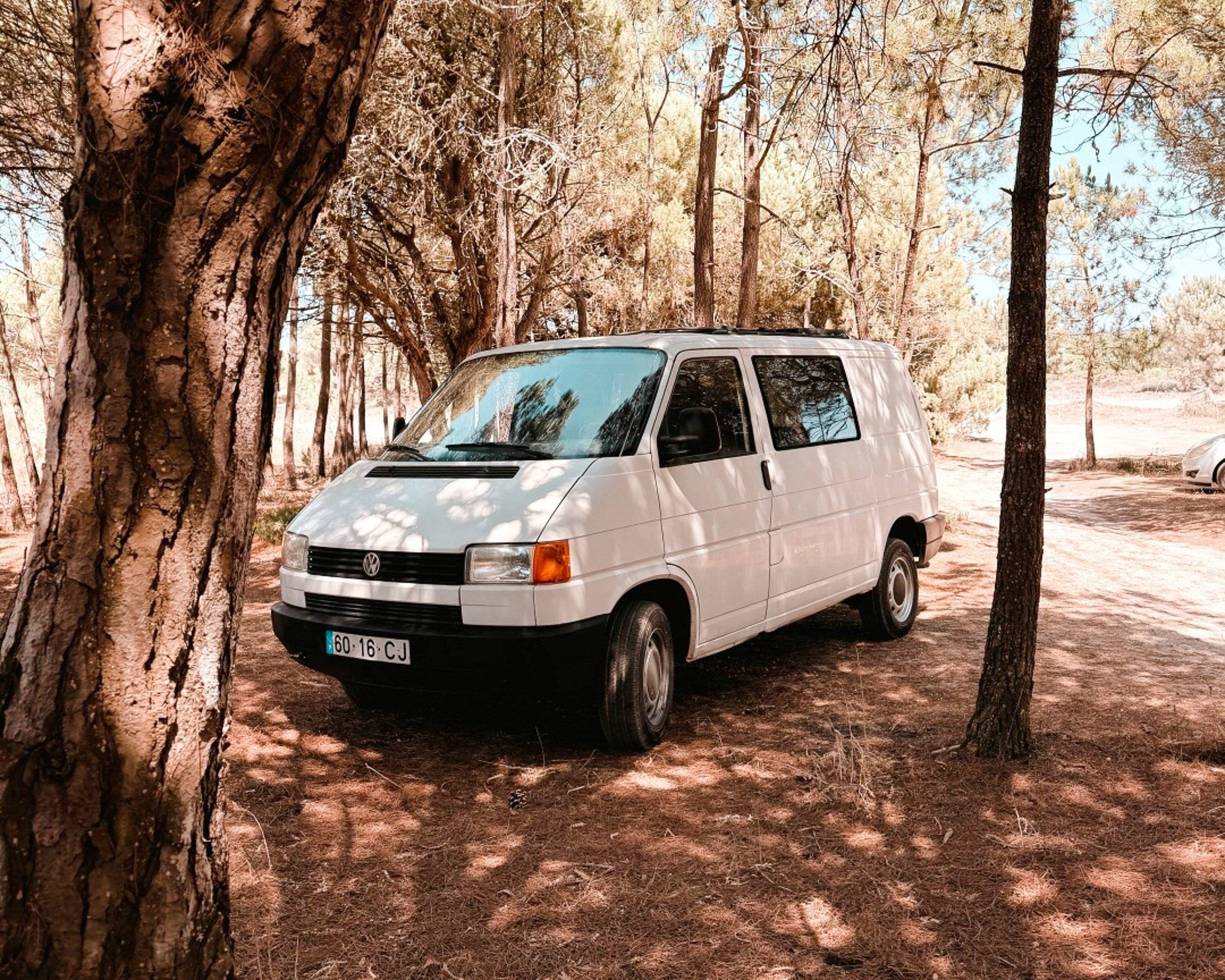 Vista de 3/4 Volkswagen T4 1.9 TD 68 cv - Yescapa