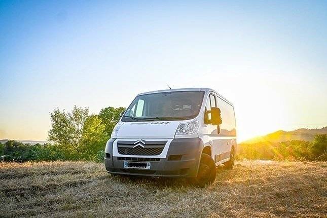 Vue avant de 3/4 Citroën Citroën jumper - Yescapa