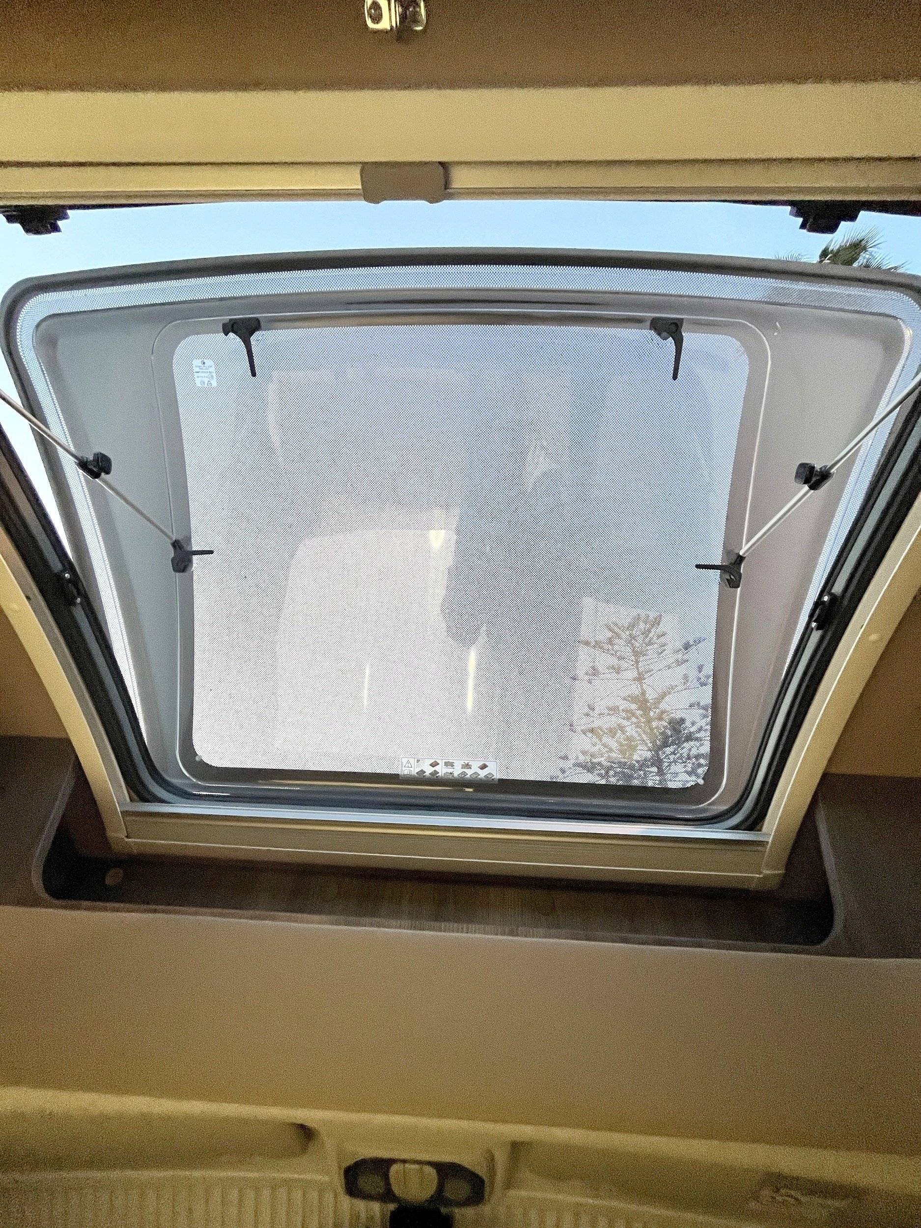 Mclouis Mclouis  MC4 873