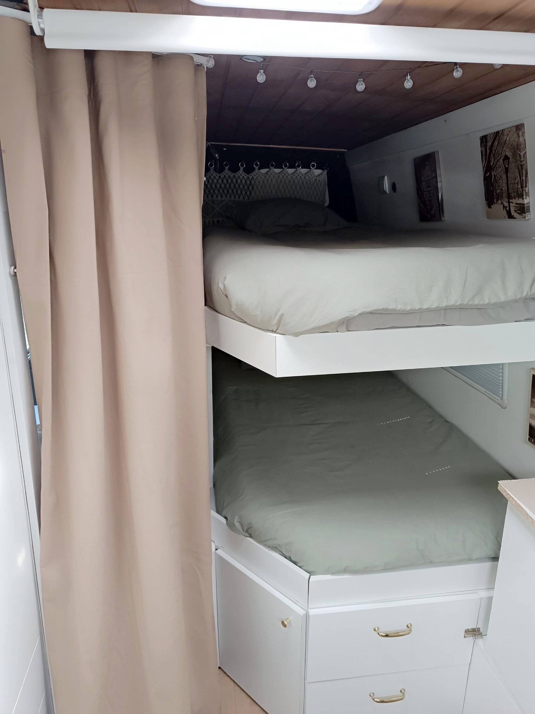 Berth Mercedes Mercedes Sprinter - Yescapa