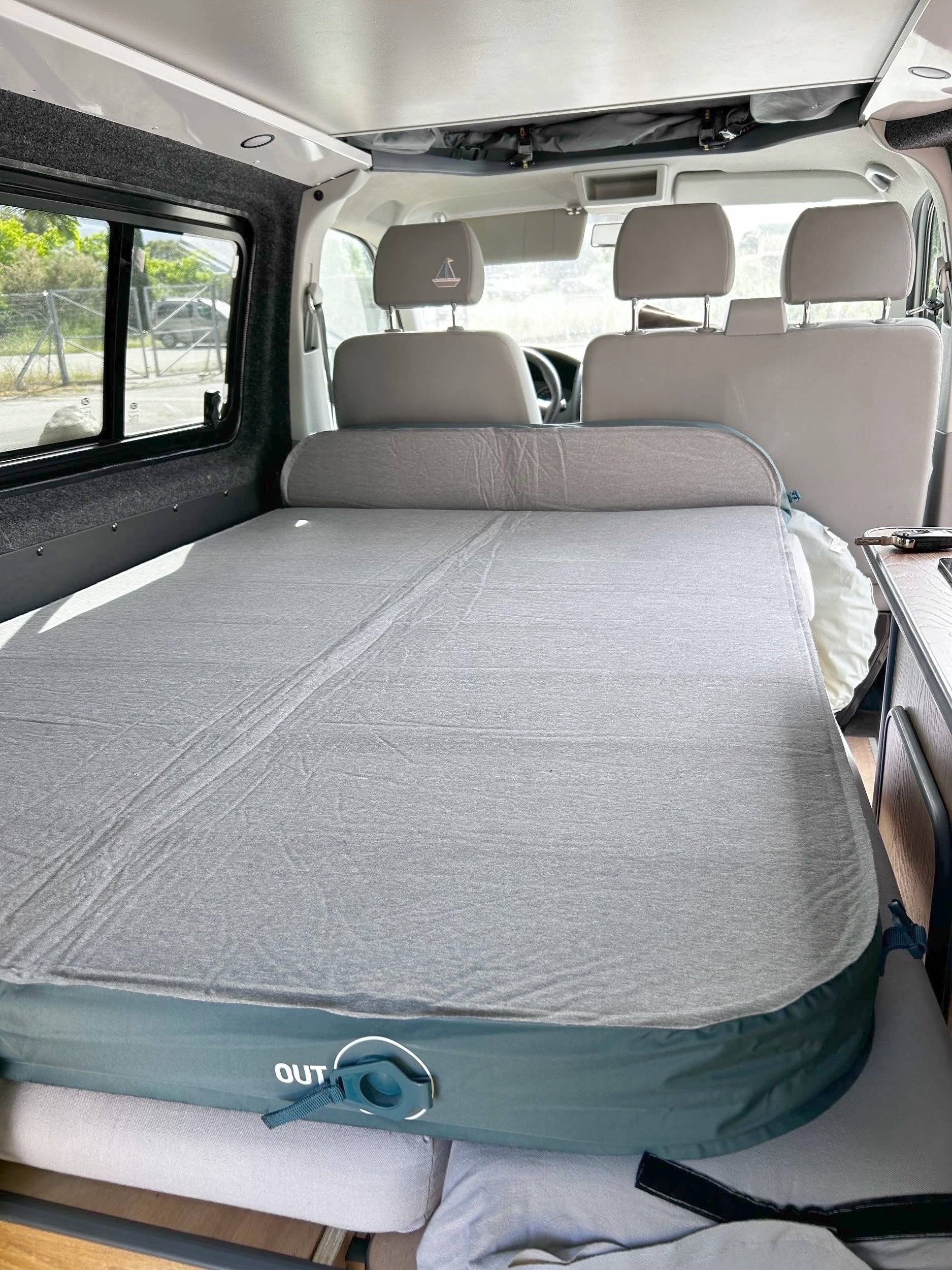 Schlafplätze Volkswagen Transporter T5 2 l 102 ch - Yescapa