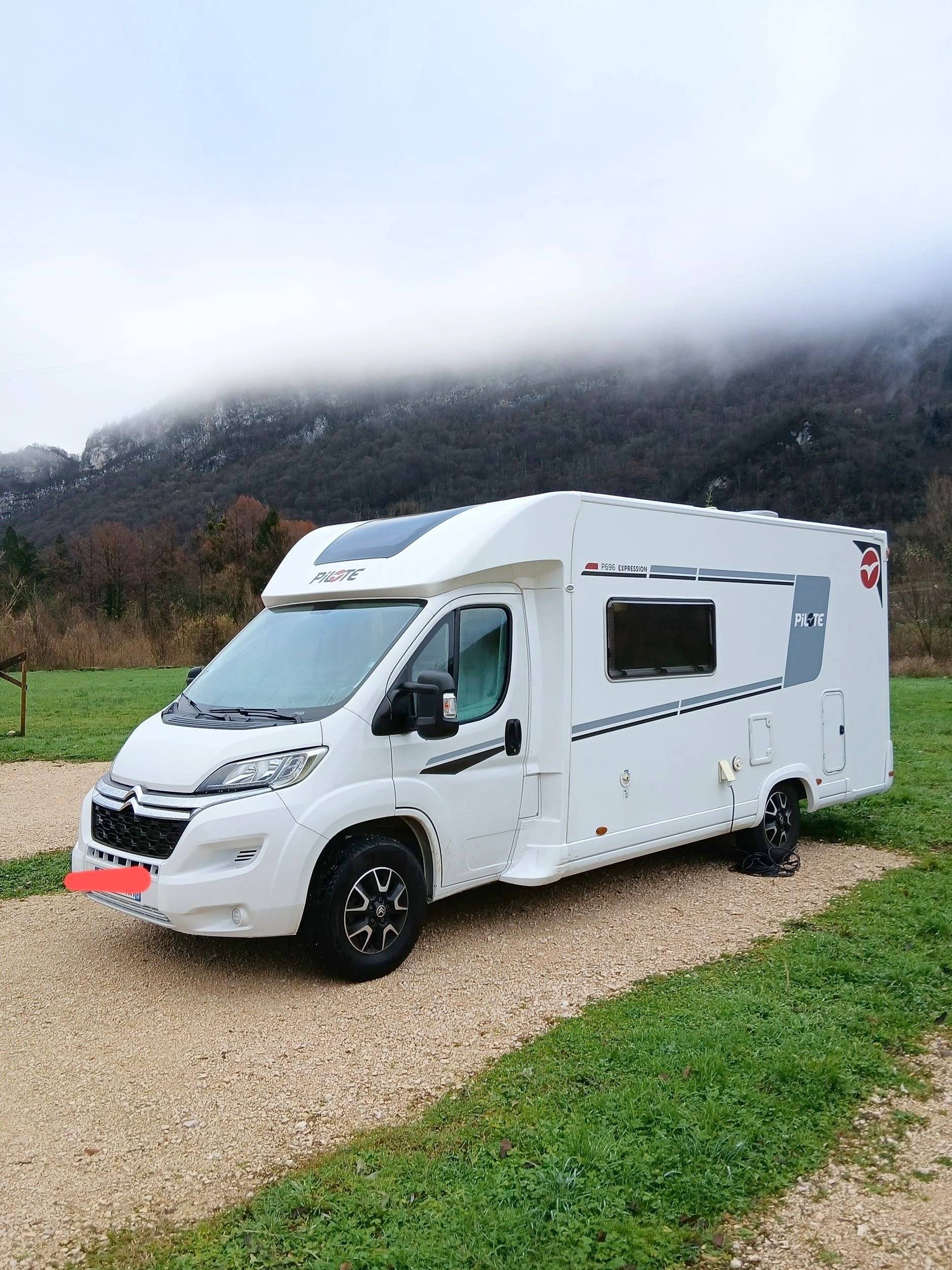 Pilote P 696 D Essentiel