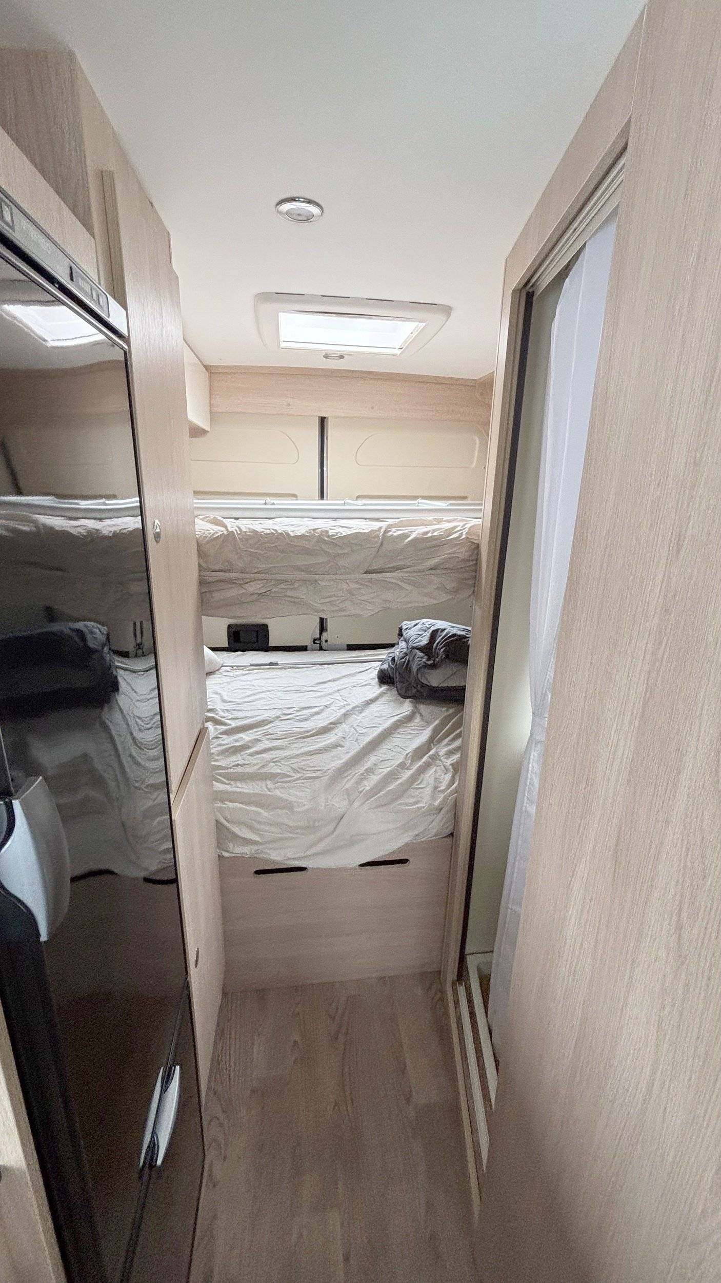 Plazas en cama Peugeot Peugeot Boxer 2.2 130 HDI - Yescapa